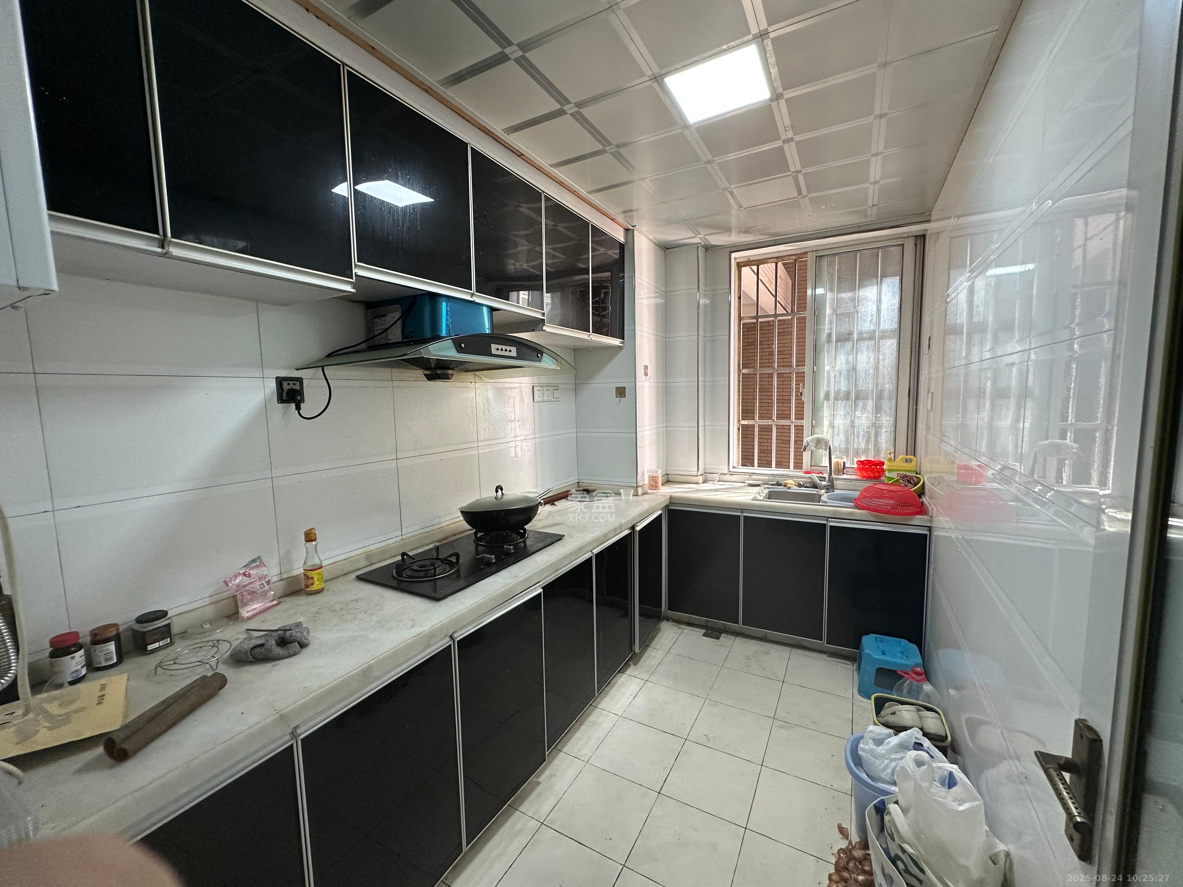 紫晶城  1室2厅1卫    1500.0元/月室内图