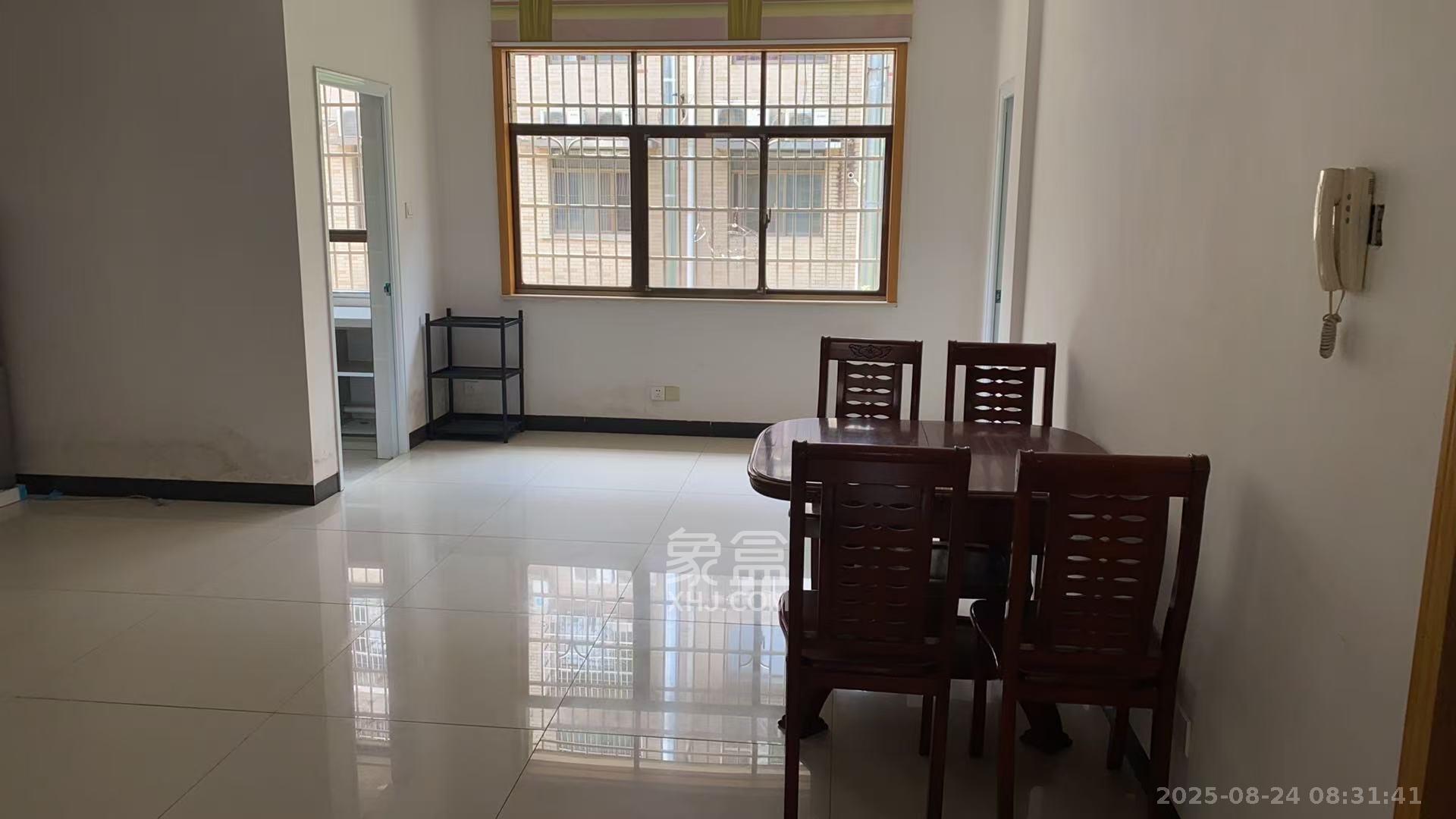 龙塘安置区(龙塘小区)  2室2厅1卫    1300.0元/月 龙塘安置区(龙塘小区)  2室2厅1卫    1300.0元/月室内图1