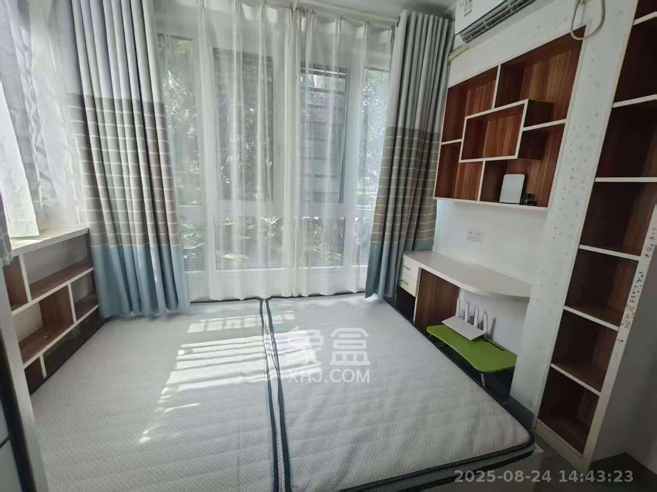 奥克斯滨仕花园(奥克斯洋湖广场/奥克斯中心)  3室2厅2卫    3500.0元/月 奥克斯滨仕花园(奥克斯洋湖广场/奥克斯中心)  3室2厅2卫    3500.0元/月室内图