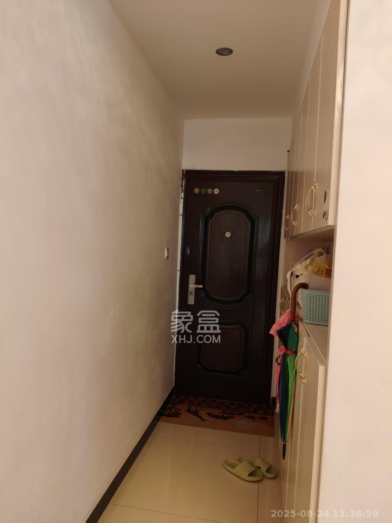 芙蓉广场农行单位宿舍  2室1厅1卫   2600.00元/月室内图