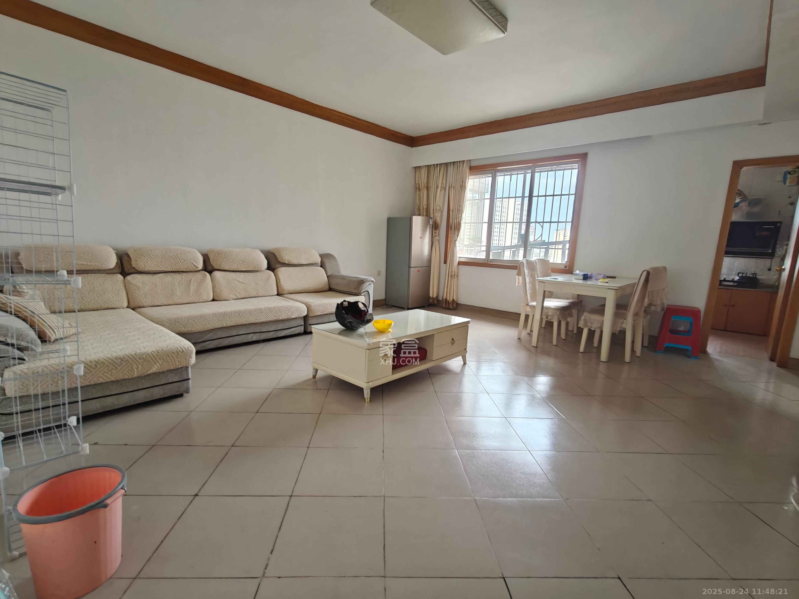 华天大酒店宿舍楼 3室1厅1卫 2800.0元/月 华天大酒店宿舍楼 3室1厅1卫 2800.0元/月室内图