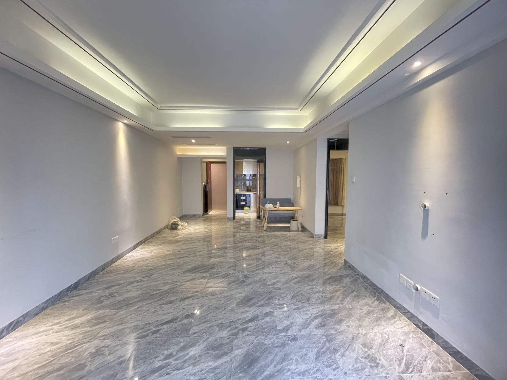 宇建国贸城  2室2厅1卫    3300.0元/月室内图