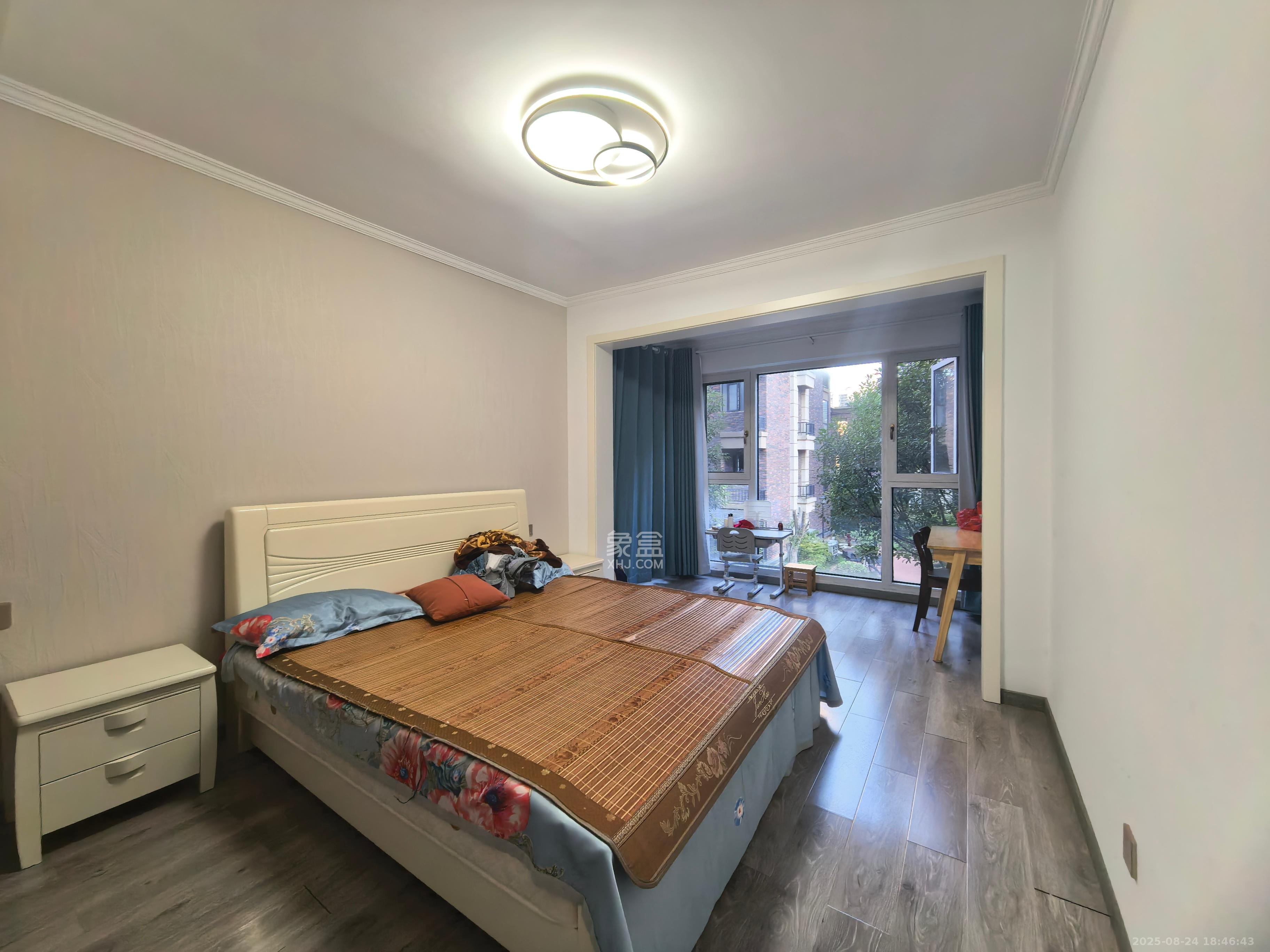 星湖湾二期洋房 4室2厅2卫 4000.0元/月 星湖湾二期洋房 4室2厅2卫 4000.0元/月户型图