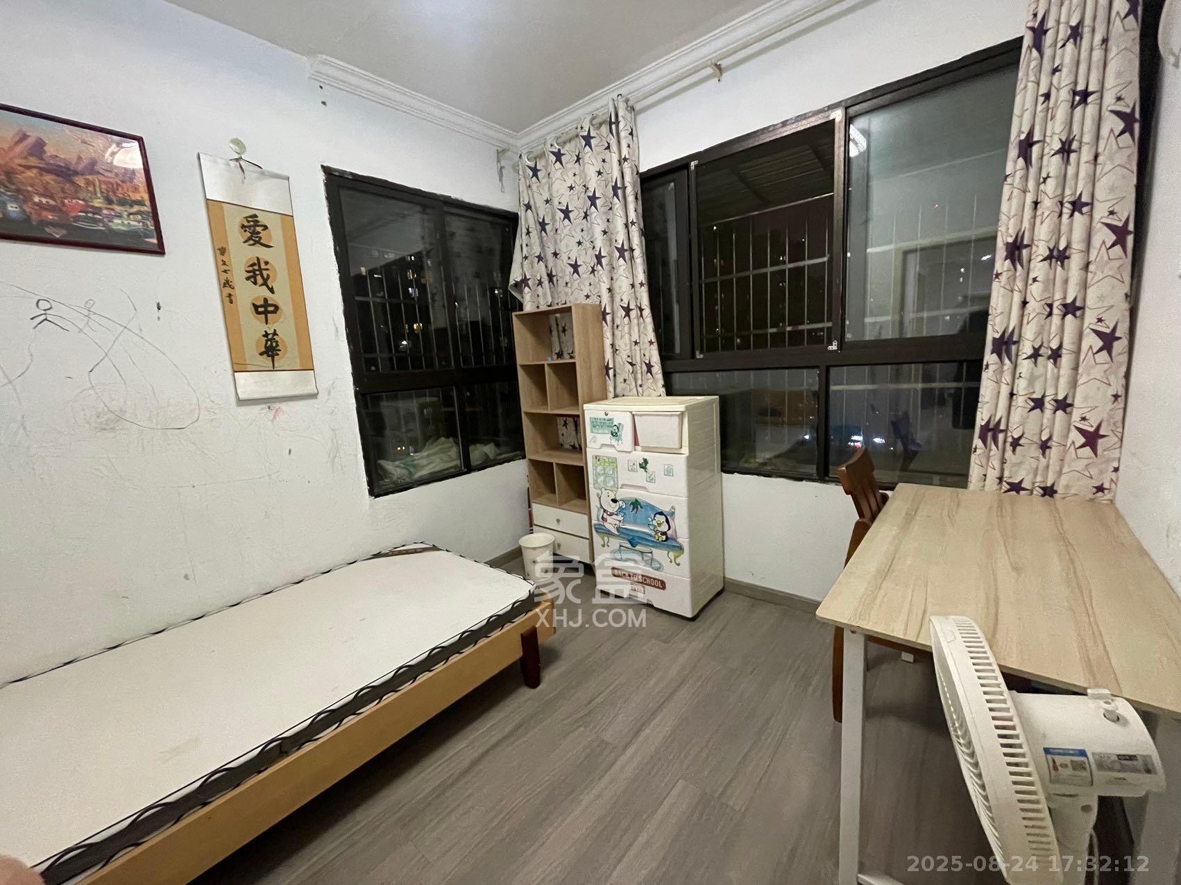华润凤凰城三期  3室2厅1卫   2100.00元/月室内图