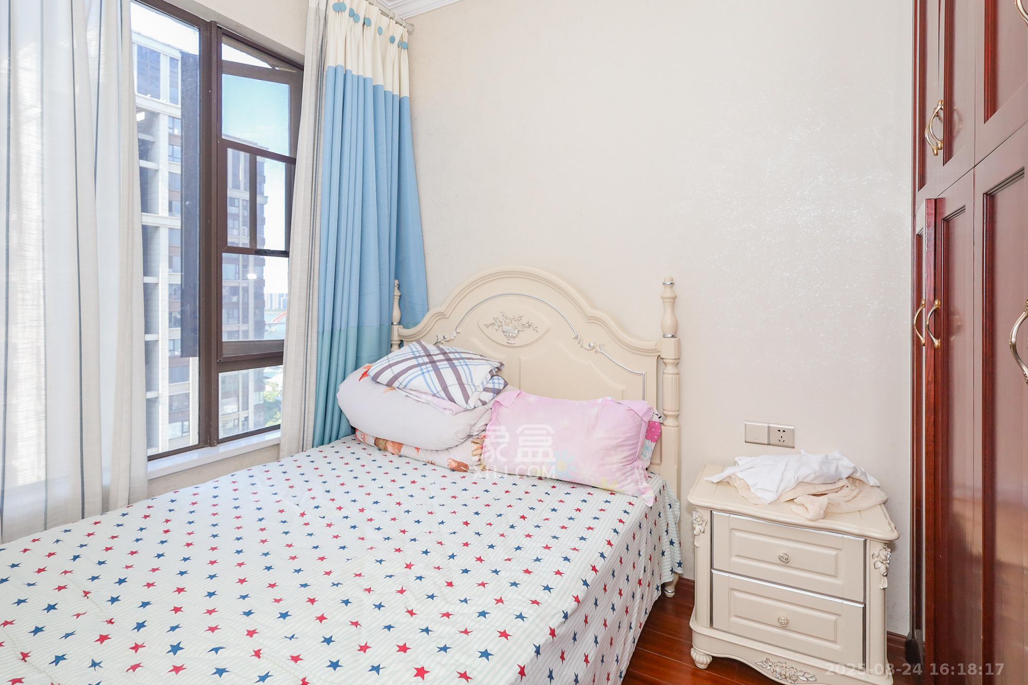 南山雍江汇(滨江国际新城)  4室2厅2卫    175.0万 南山雍江汇(滨江国际新城)  4室2厅2卫    175.0万卧室