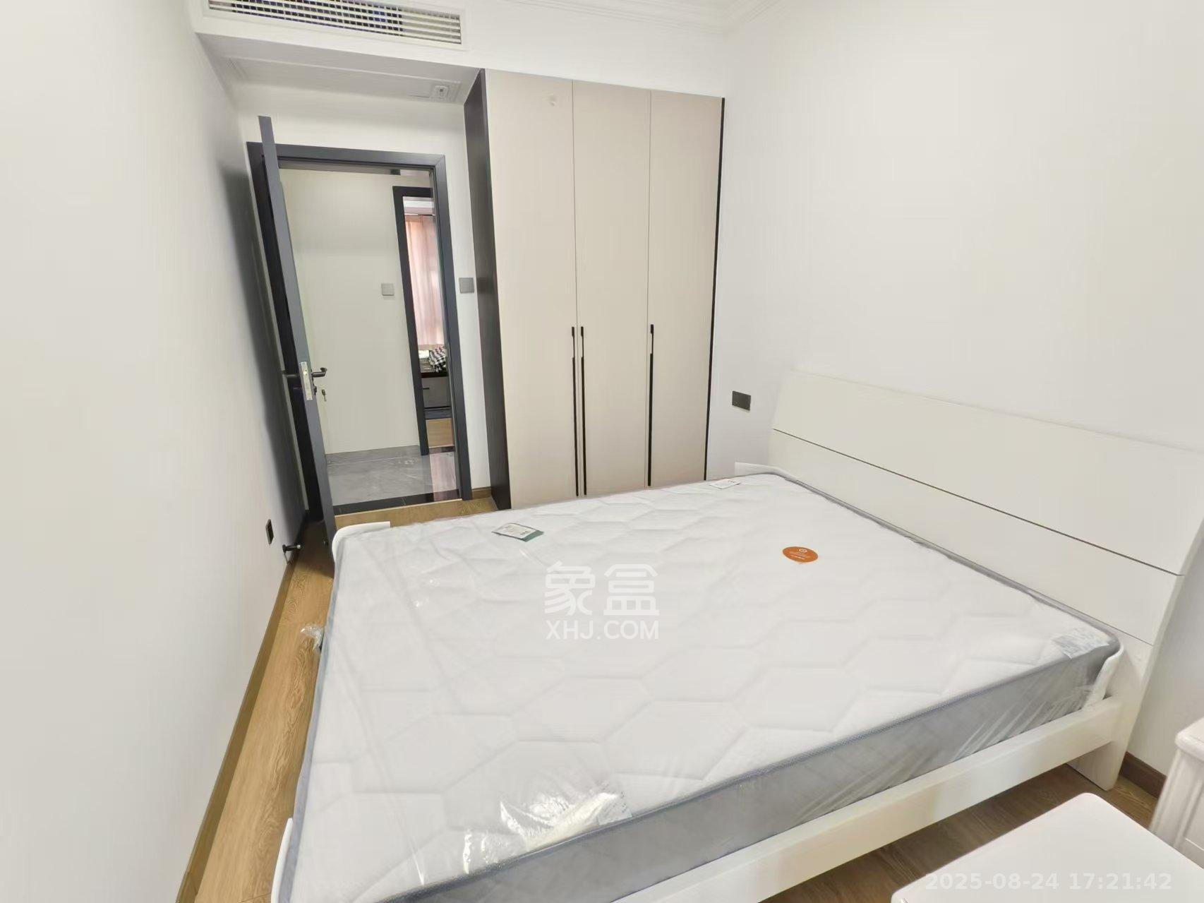 松雅湖壹号  4室2厅2卫    3400.0元/月
