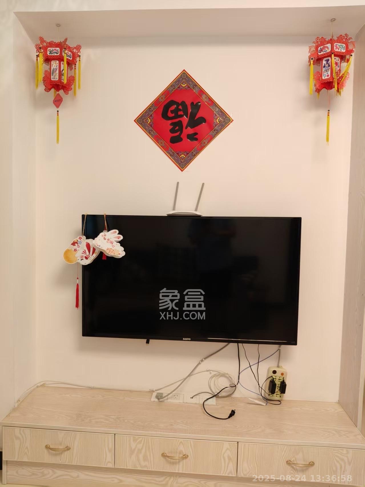 芙蓉广场农行单位宿舍  2室1厅1卫    2600.0元/月 芙蓉广场农行单位宿舍  2室1厅1卫    2600.0元/月室内图