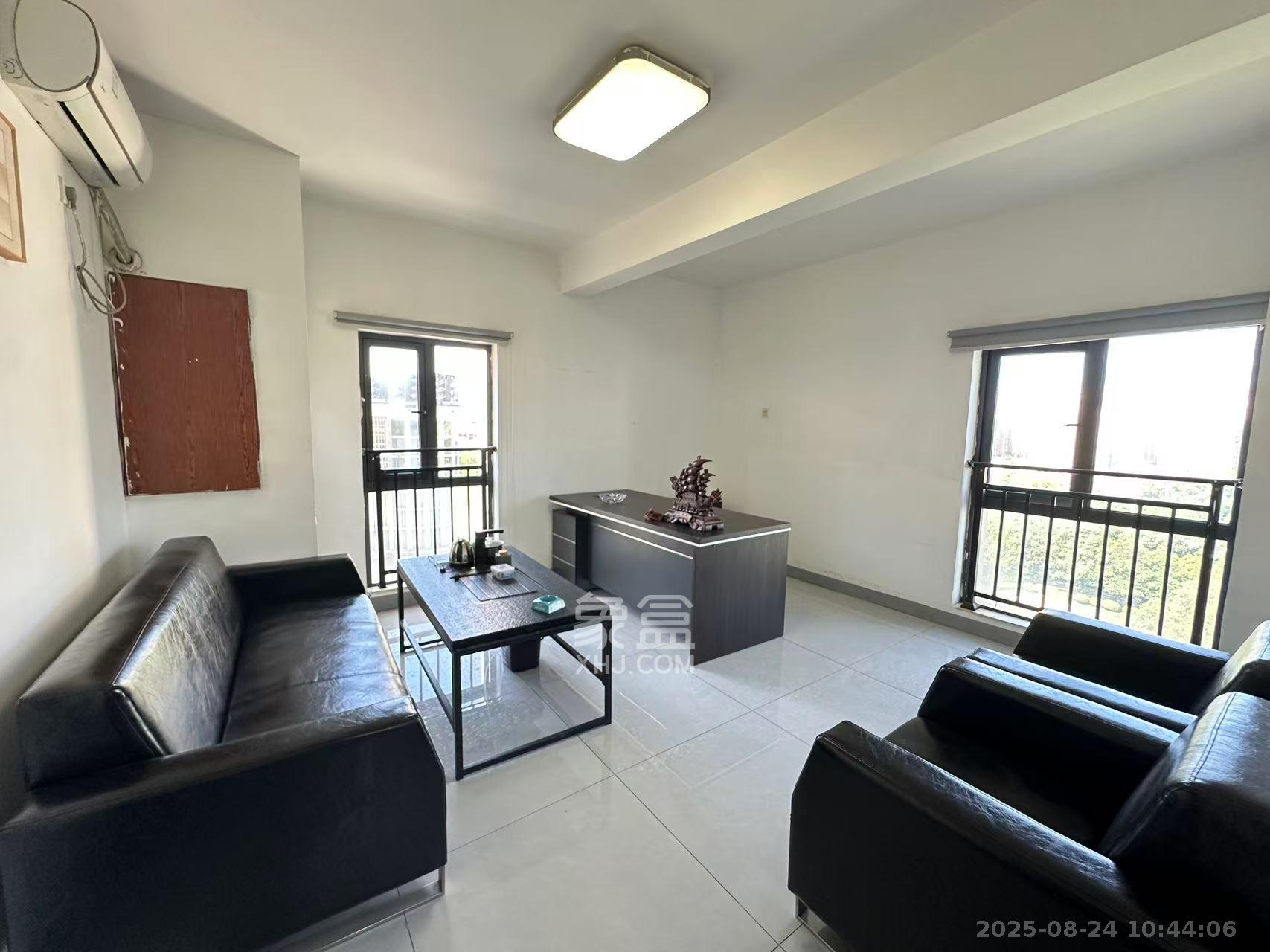 星大峰汇商务楼  2室2厅1卫    5000.0元/月 星大峰汇商务楼  2室2厅1卫    5000.0元/月室内图