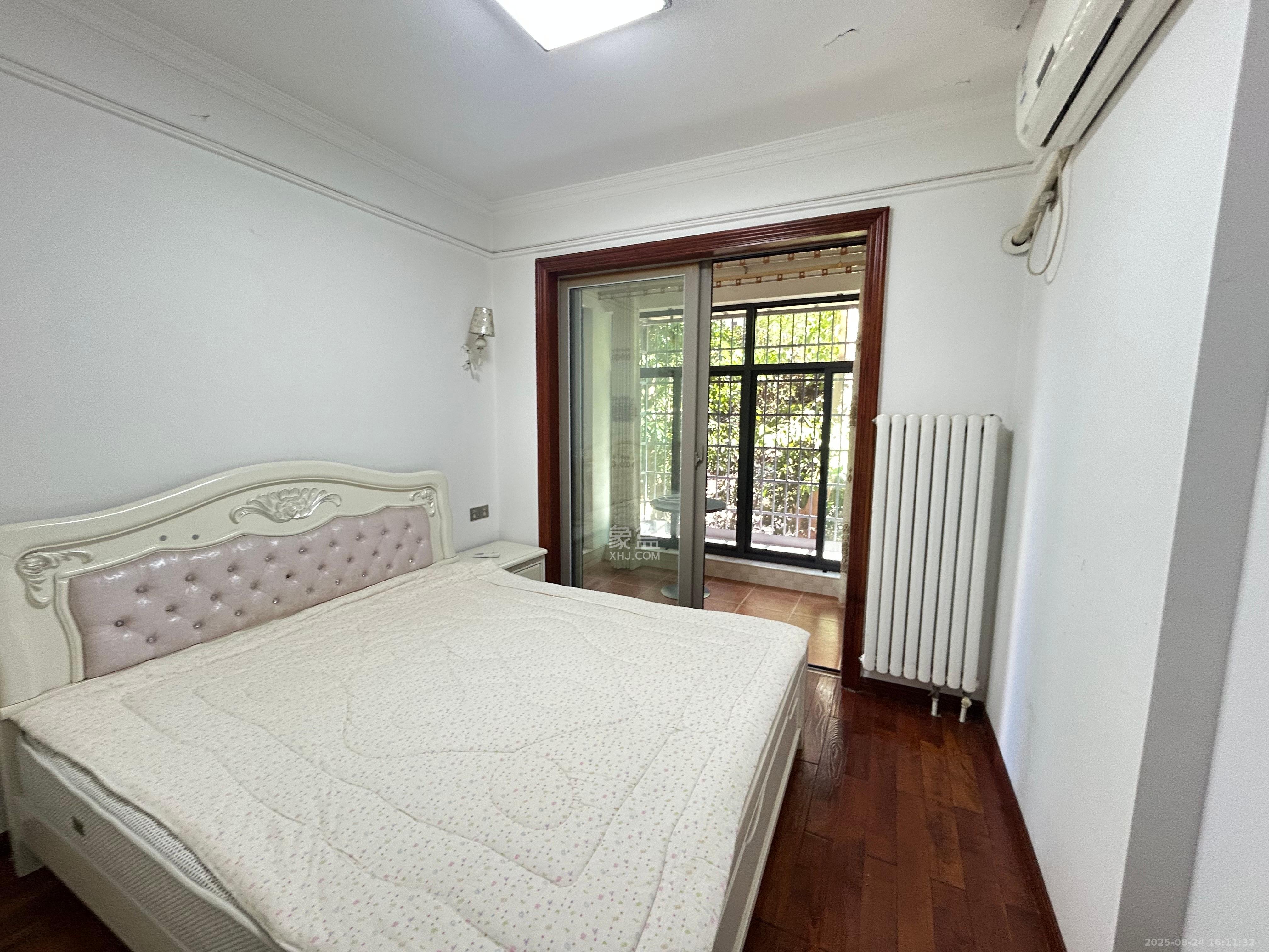 怡海星城  1室2厅1卫    1600.0元/月室内图