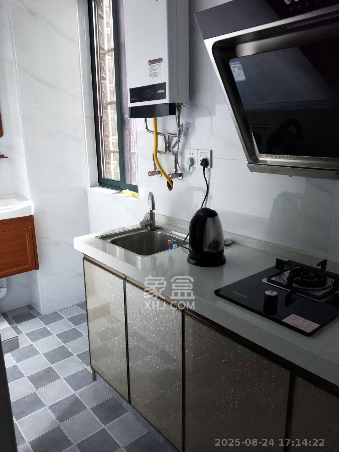 麓枫和苑  1室1厅1卫    1800.0元/月 麓枫和苑  1室1厅1卫    1800.0元/月室内图