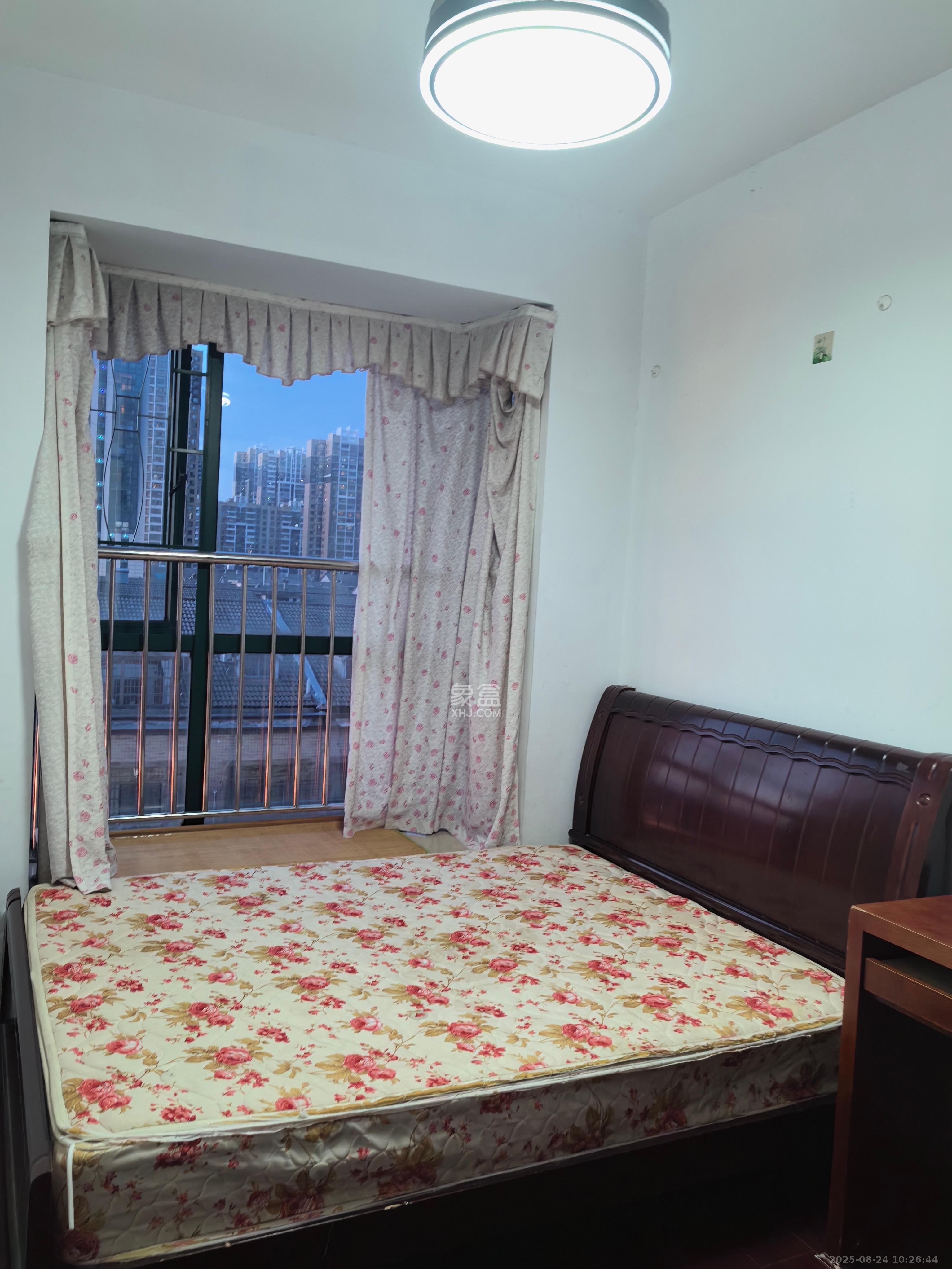 华天LOHO小镇  3室2厅1卫    1800.0元/月室内图