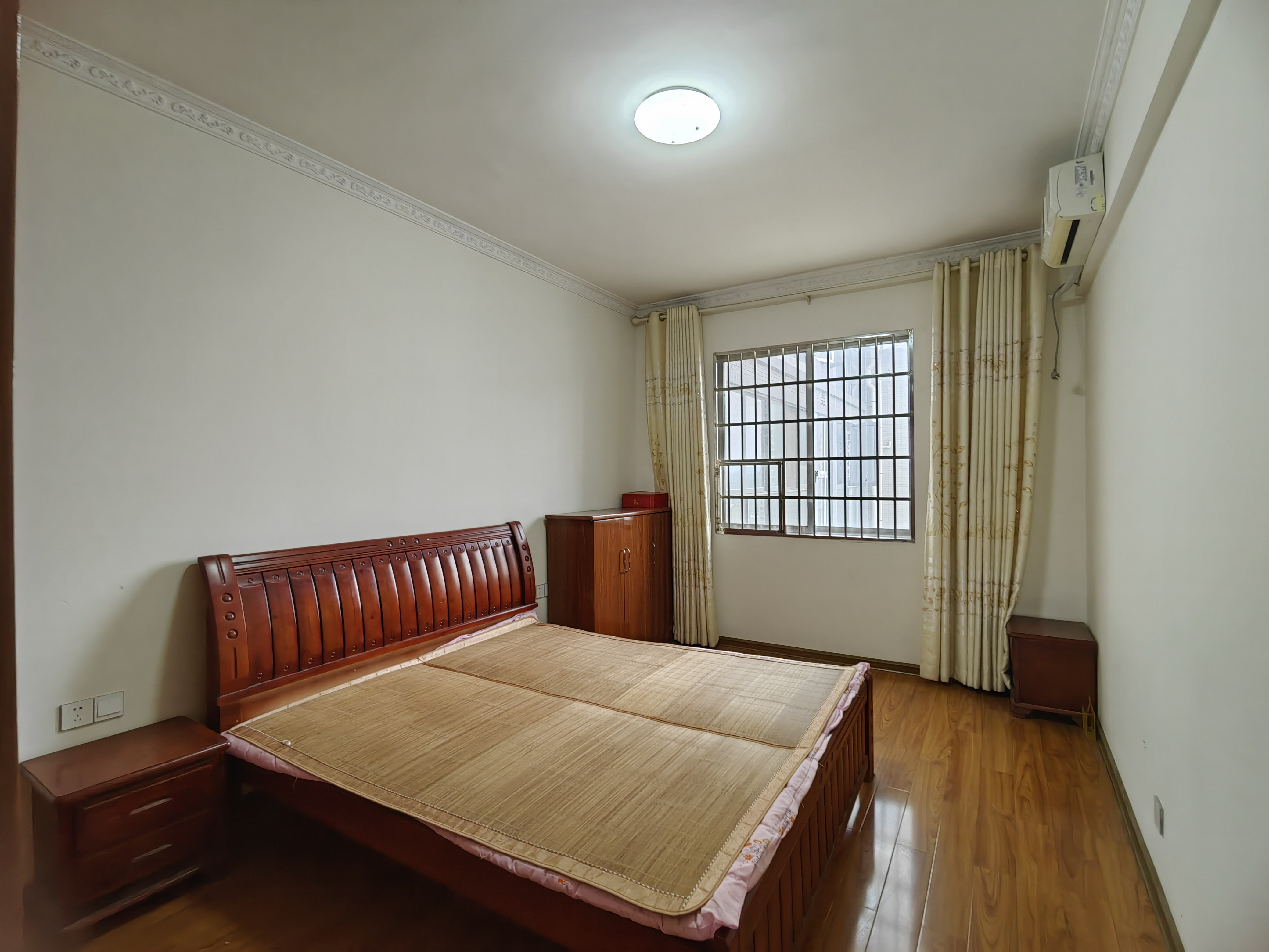 南苑上和一期 4室2厅2卫 2500.0元/月 南苑上和一期 4室2厅2卫 2500.0元/月室内图