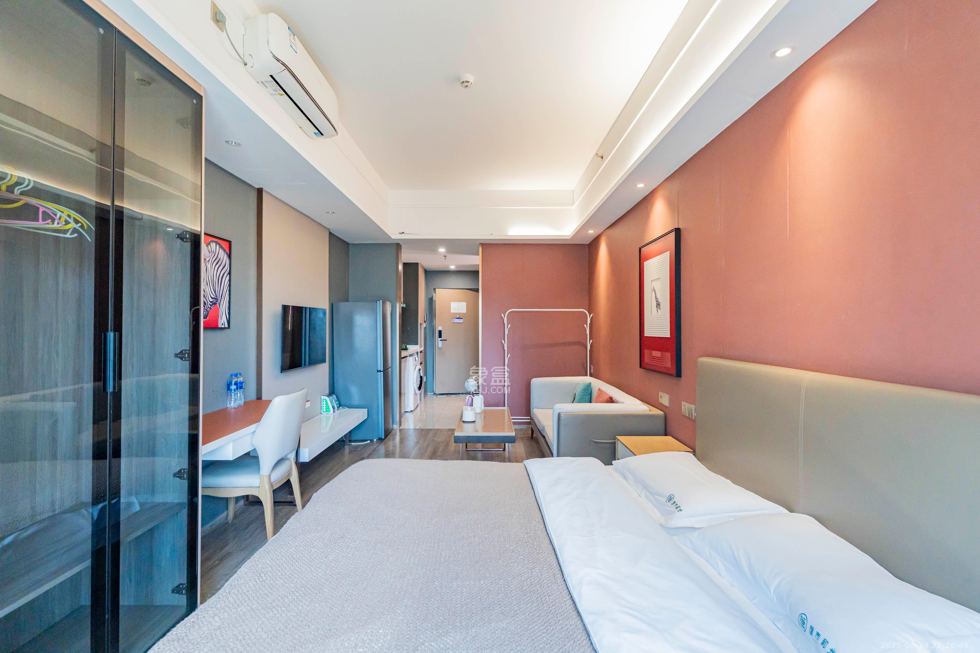 华远华时代  1室1厅1卫    41.8万卧室