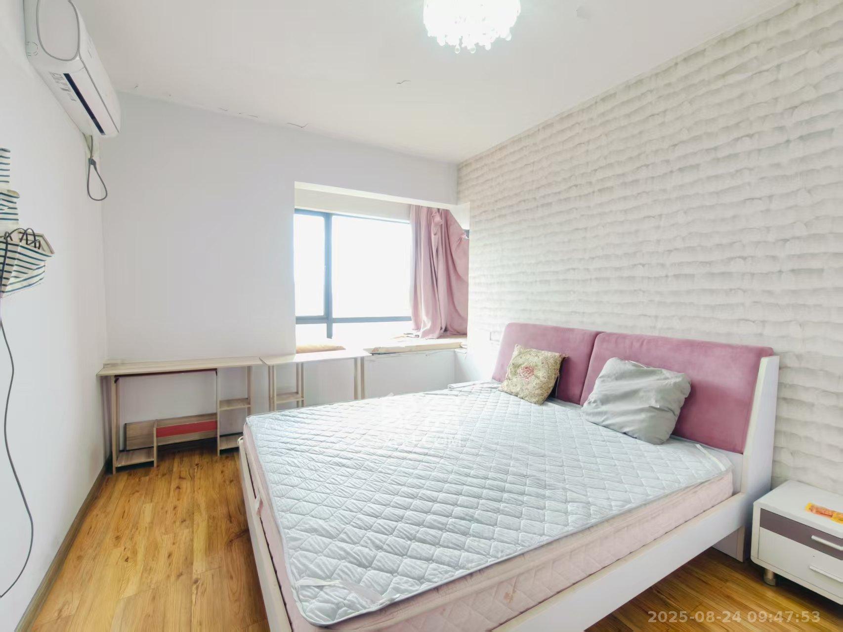 中国铁建国际城一期  3室2厅1卫    1500.0元/月 中国铁建国际城一期  3室2厅1卫    1500.0元/月室内图