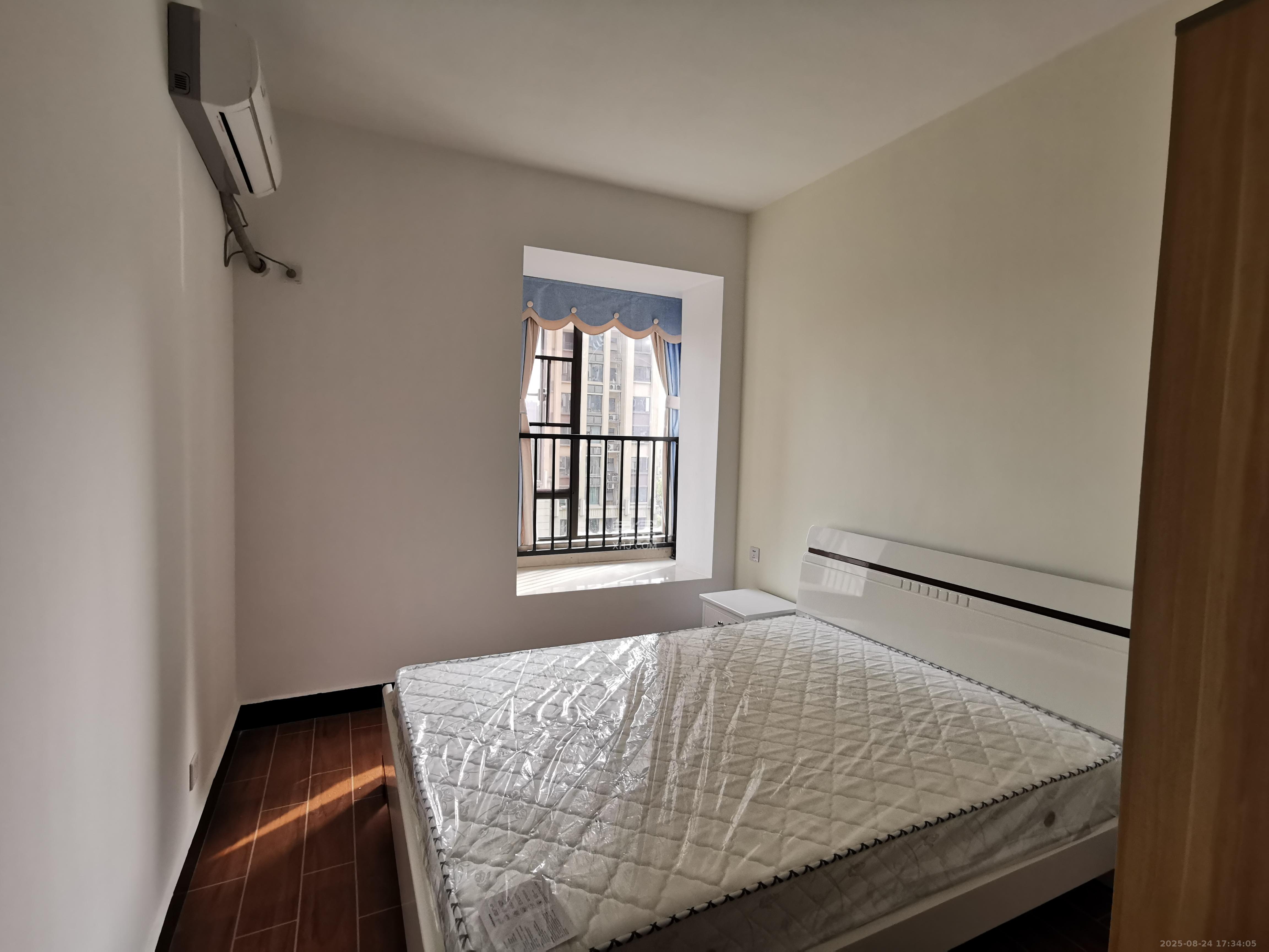 阳光城尚东湾青云苑  3室2厅2卫    2500.0元/月室内图