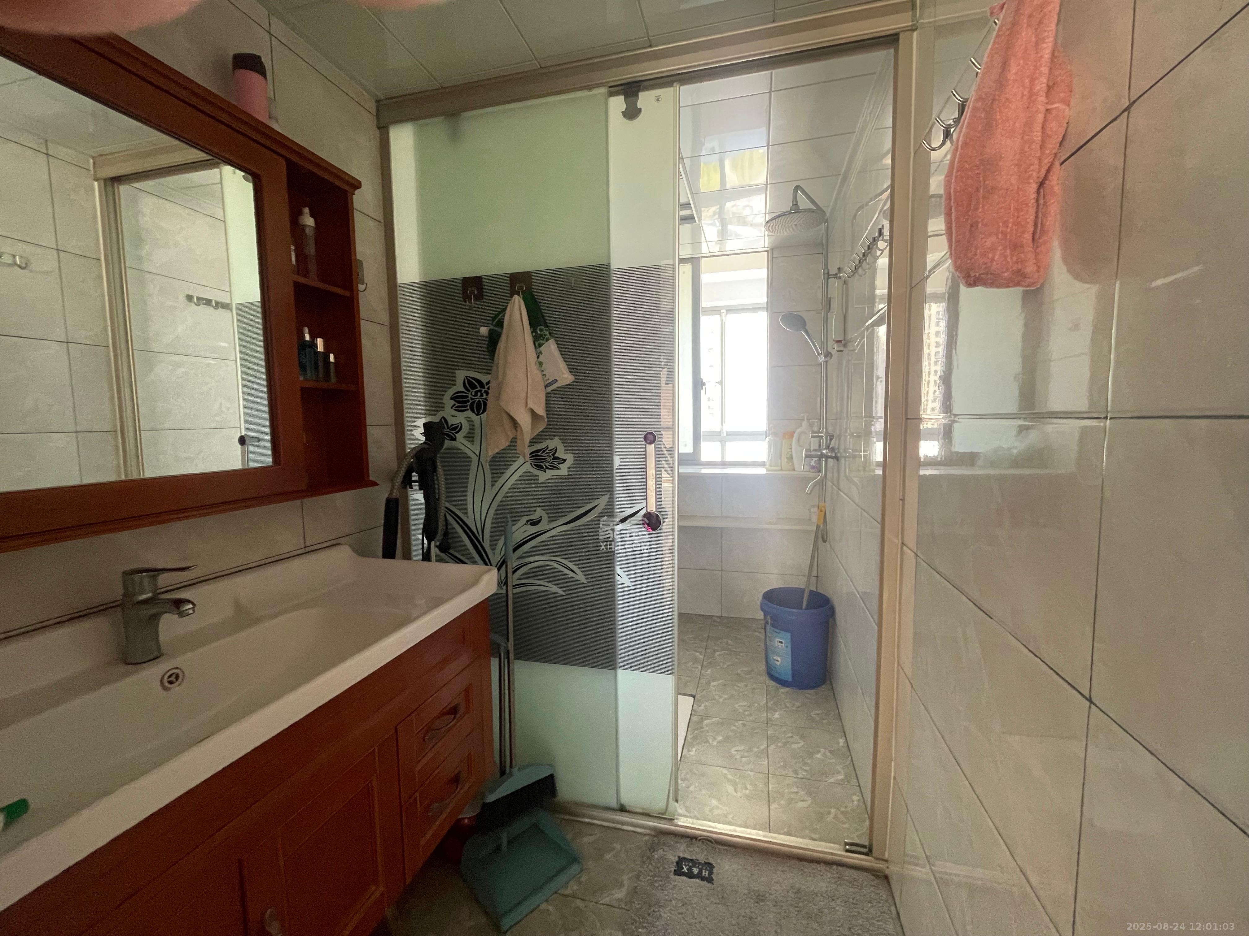 湖湘奥林匹克花园  3室2厅2卫    2150.0元/月 湖湘奥林匹克花园  3室2厅2卫    2150.0元/月室内图