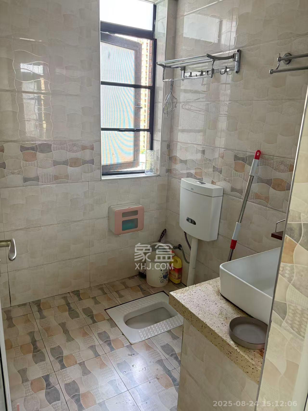 新盛珑璟台  2室2厅1卫    2000.0元/月室内图