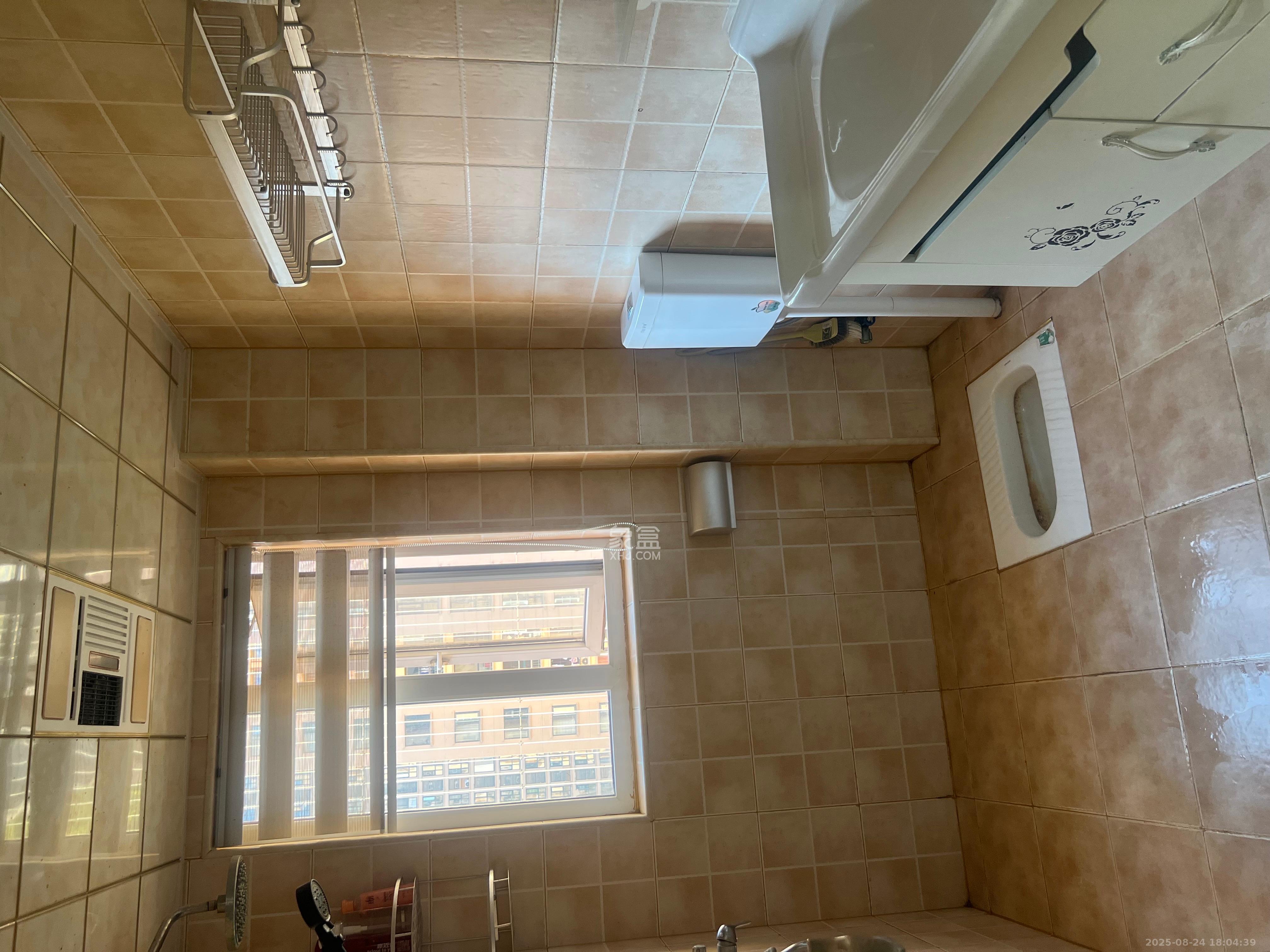 丽发新城 3室2厅2卫 2100.0元/月 丽发新城 3室2厅2卫 2100.0元/月室内图