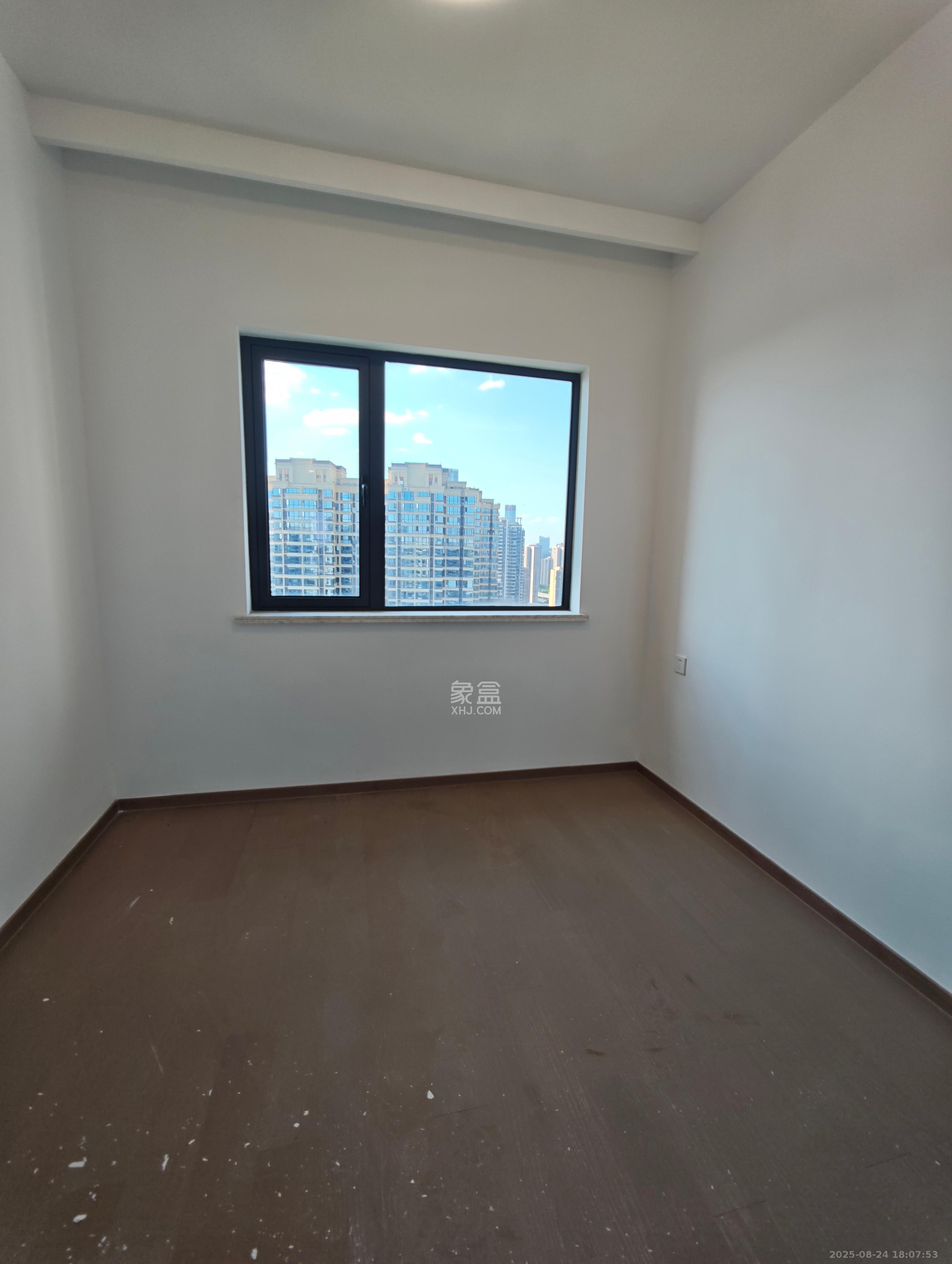 滨江府1913 4室2厅3卫 10000.0元/月 滨江府1913 4室2厅3卫 10000.0元/月室内图