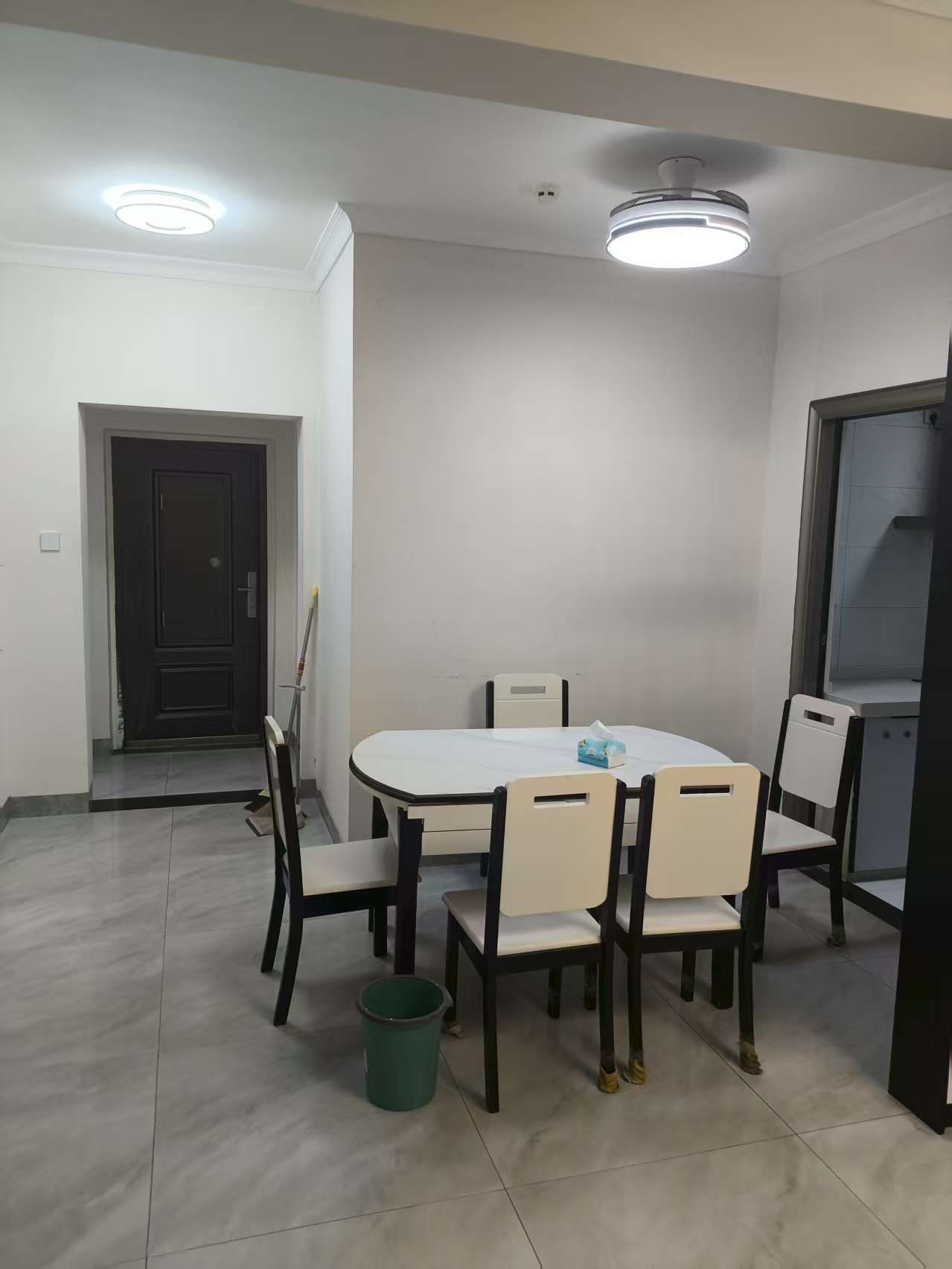 天街华府(海南新天地) 3室2厅1卫 4000.0元/月 天街华府(海南新天地) 3室2厅1卫 4000.0元/月室内图