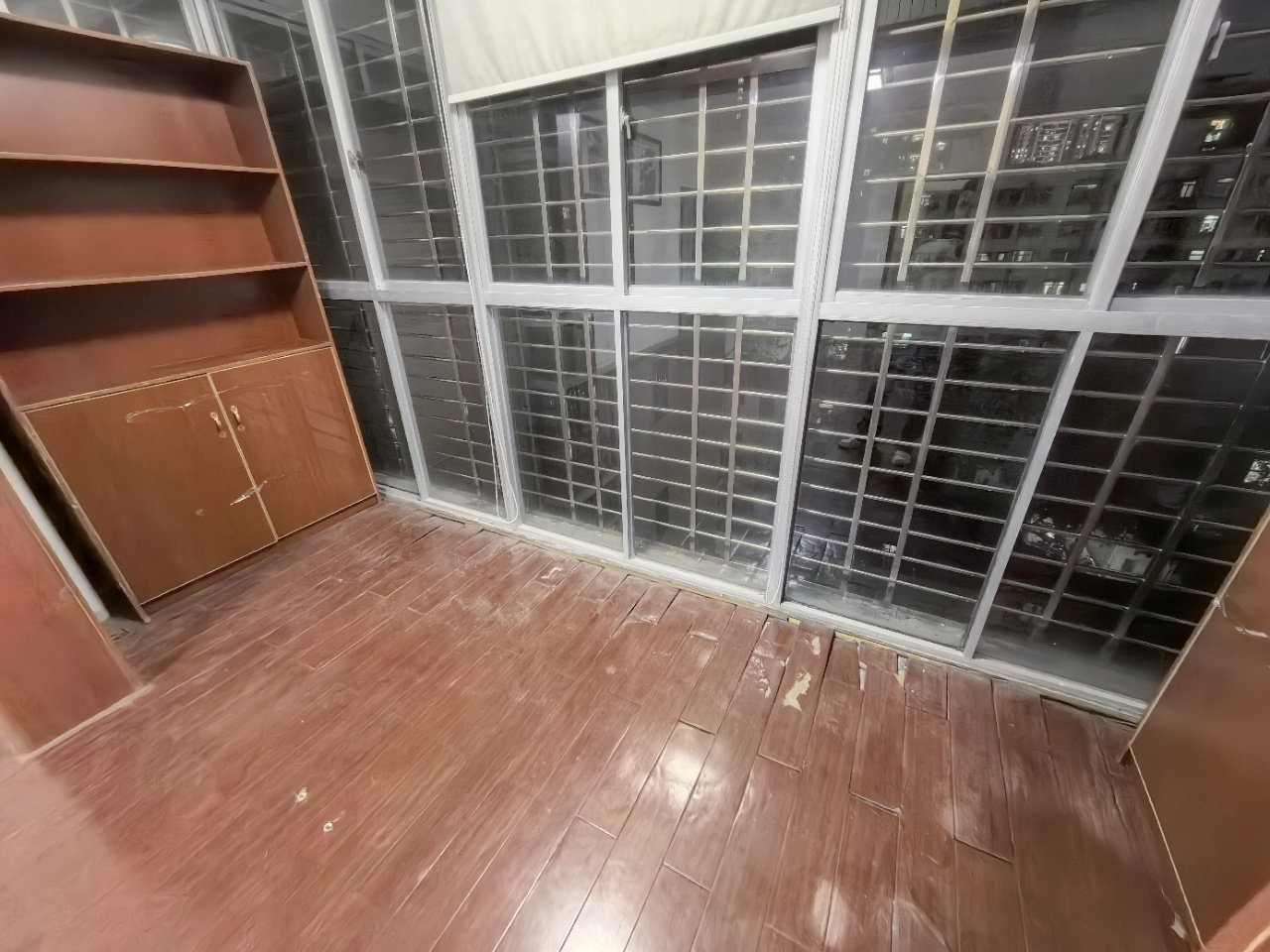 金海广场  4室2厅2卫   3400.00元/月室内图