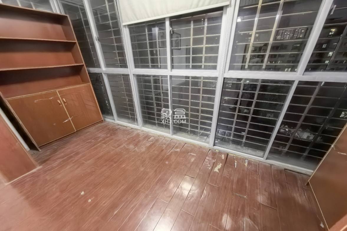 金海广场 4室2厅2卫 3400.0元/月 金海广场 4室2厅2卫 3400.0元/月室内图