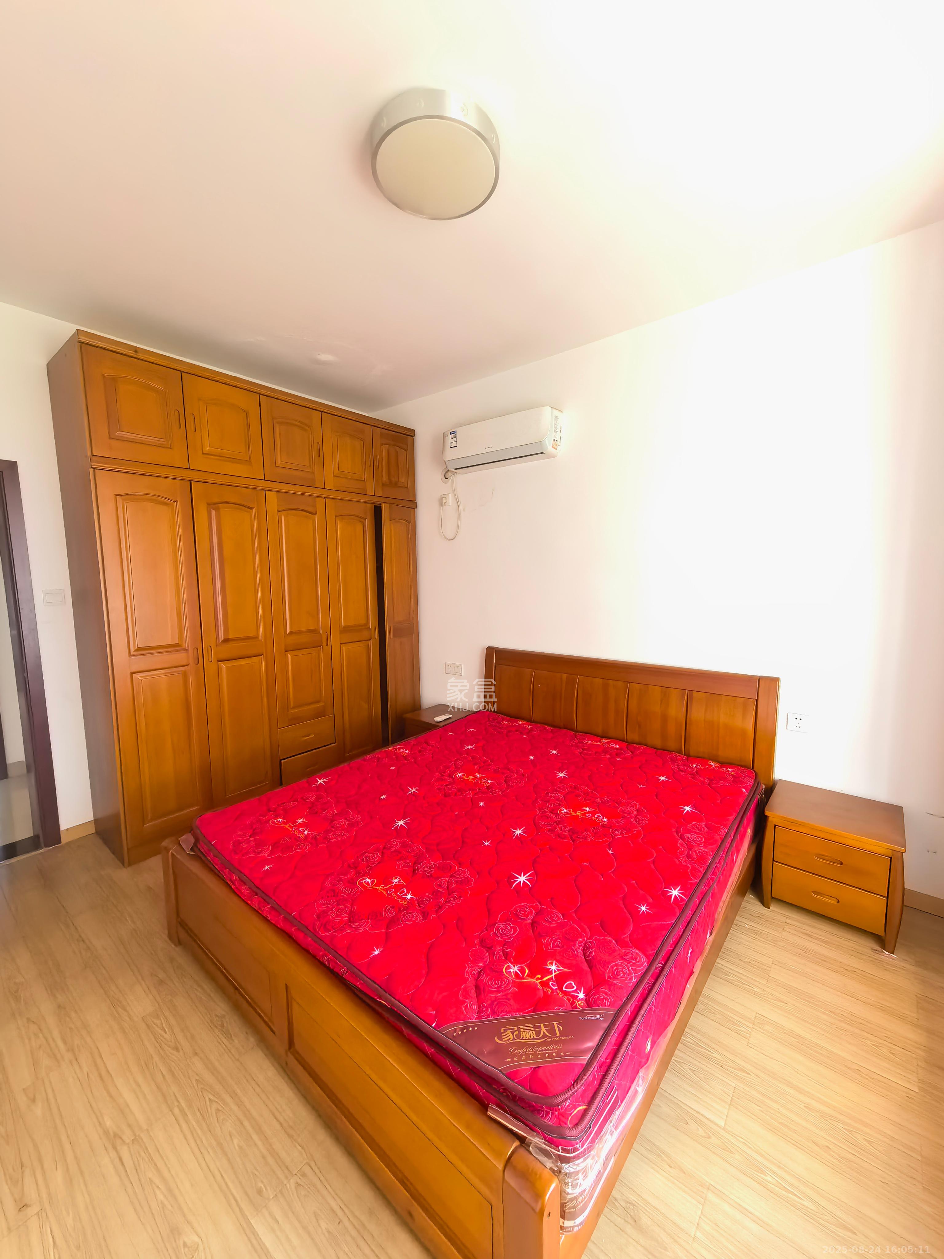 湖湘林语二期 3室2厅2卫 1700.0元/月 湖湘林语二期 3室2厅2卫 1700.0元/月室内图