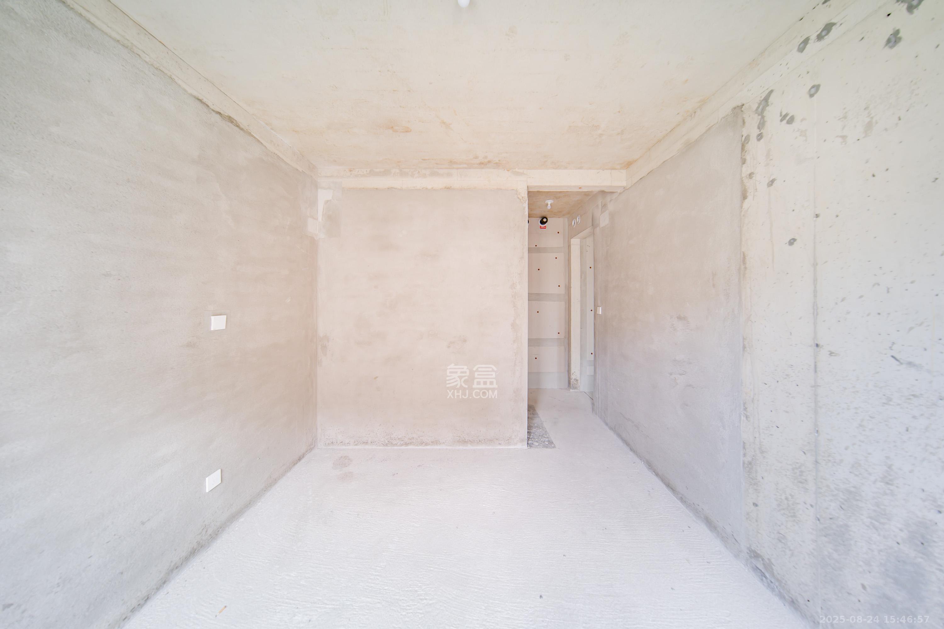 中建钰山湖  4室2厅3卫    290.0万 中建钰山湖  4室2厅3卫    290.0万卧室