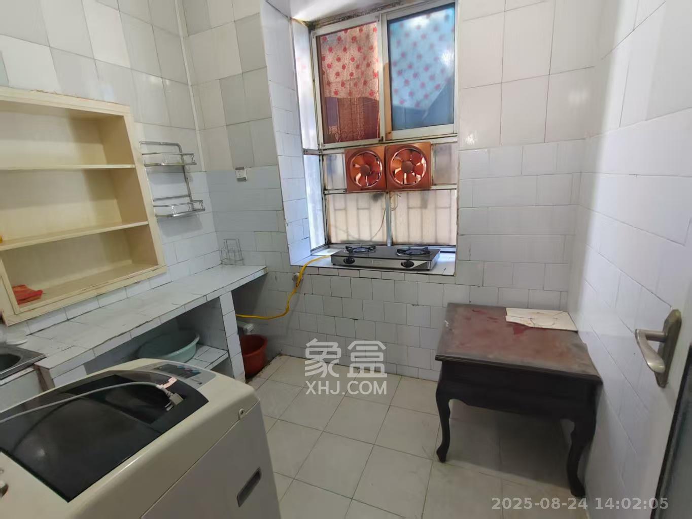 长郡花园  2室1厅1卫    2000.0元/月 长郡花园  2室1厅1卫    2000.0元/月