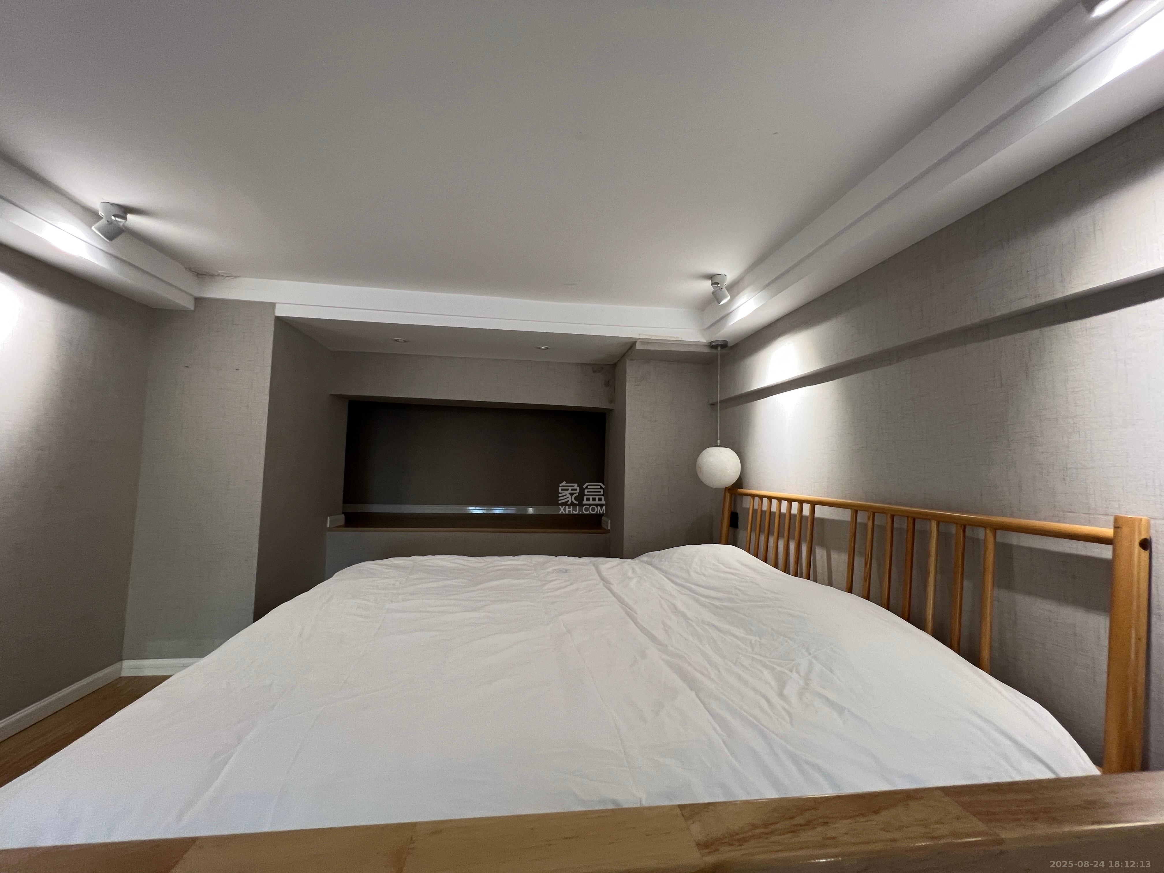 藏珑湖上公馆  1室1厅1卫   2600.00元/月室内图