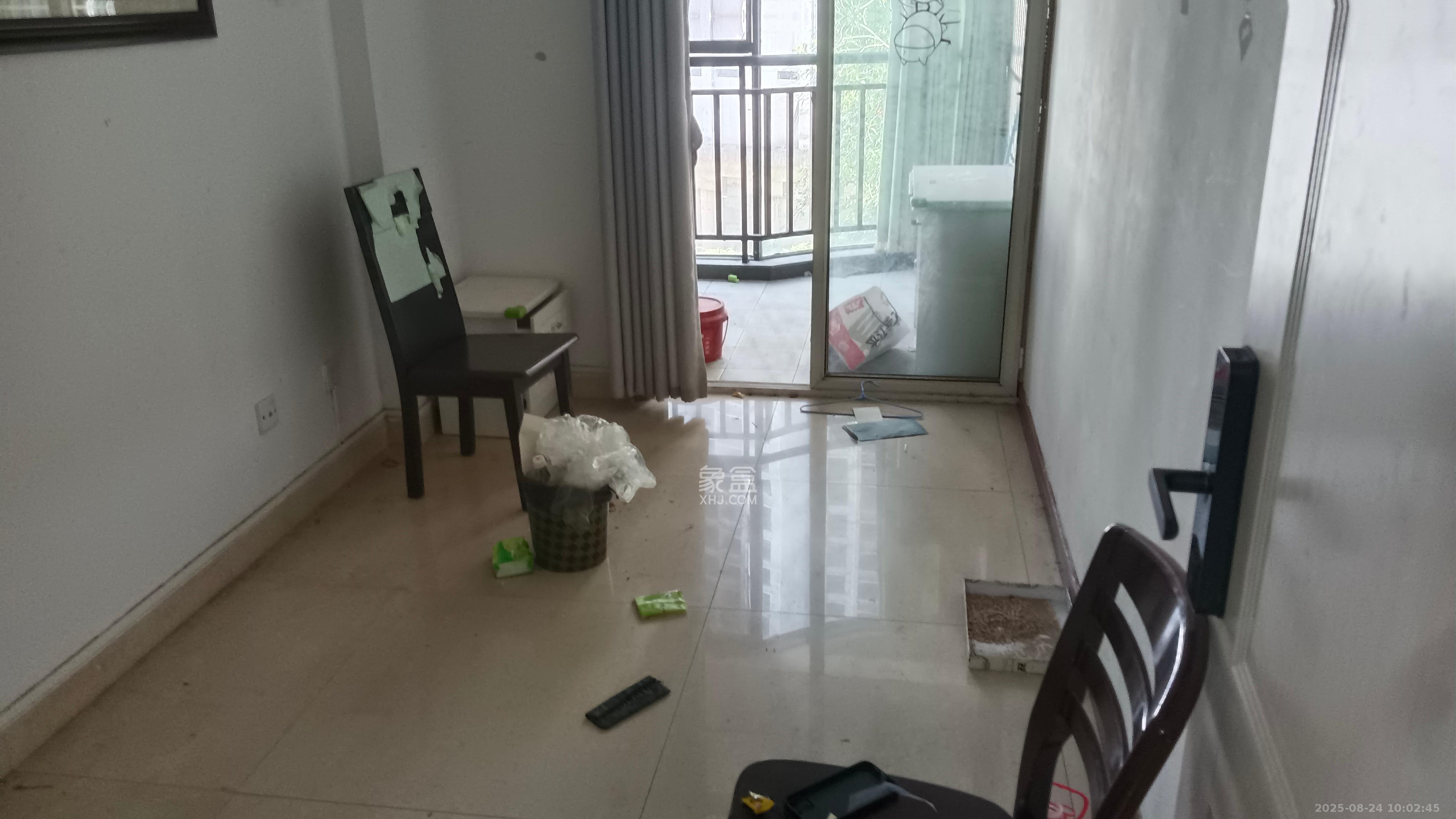 华丽家族  3室2厅1卫    2300.0元/月 华丽家族  3室2厅1卫    2300.0元/月室内图