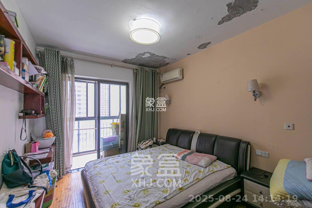 恒基凯旋门一二期  3室2厅1卫    2000.0元/月室内图