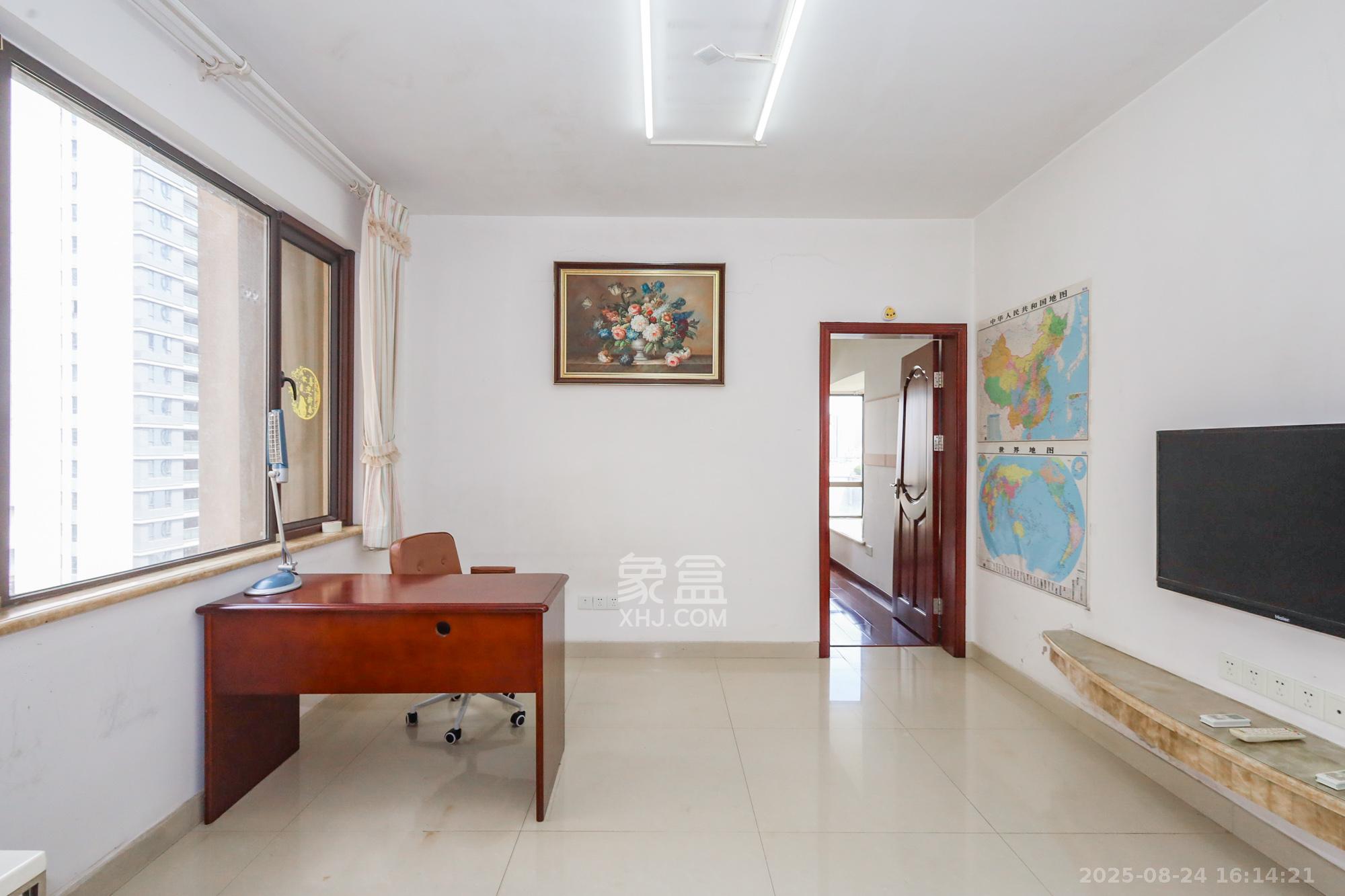 旭辉藏郡(藏郡、旭湘华府) 2室2厅1卫 198.0万 旭辉藏郡(藏郡、旭湘华府) 2室2厅1卫 198.0万客厅