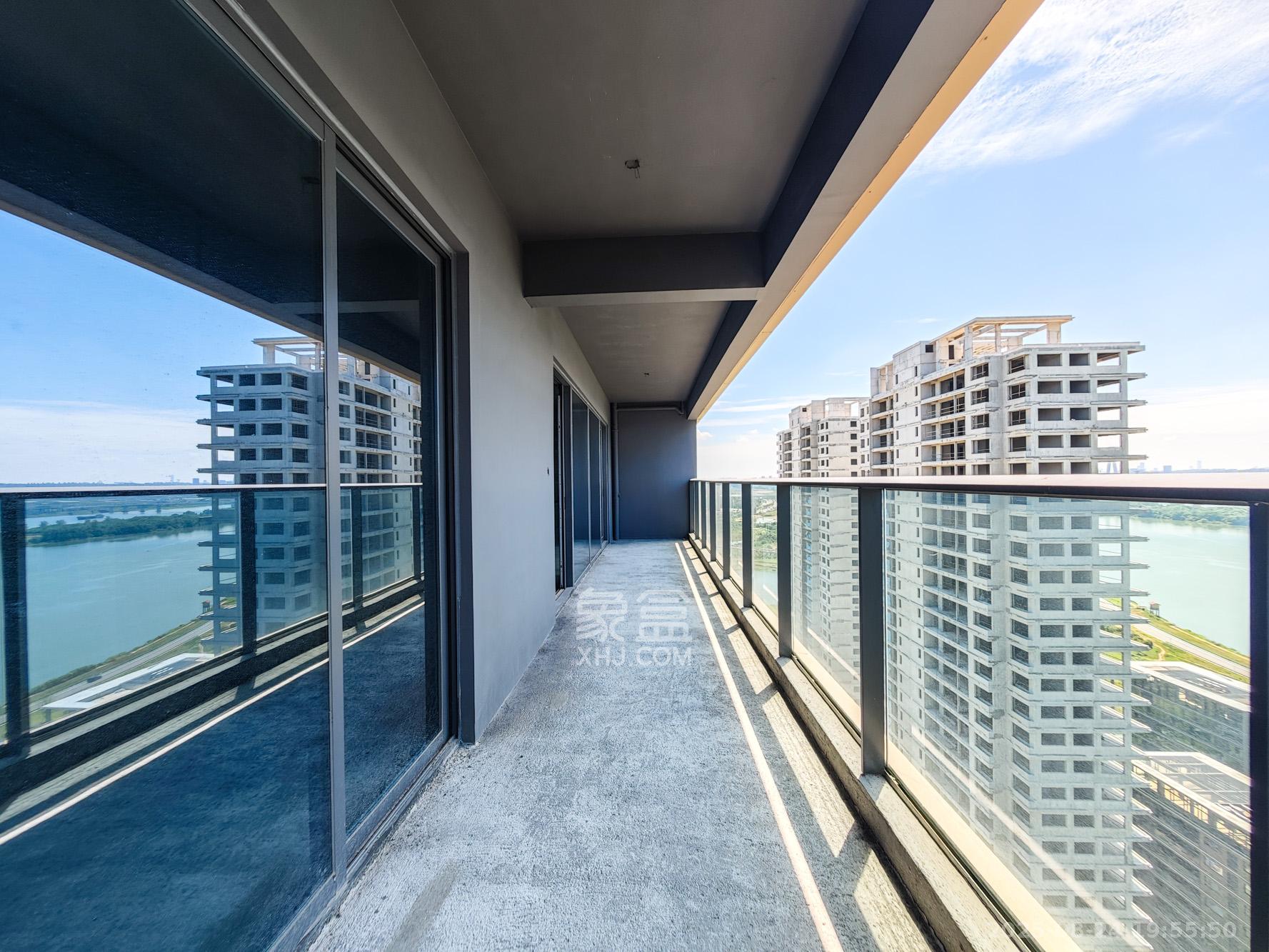 绿城桂满湘江  4室2厅2卫    172.0万阳台