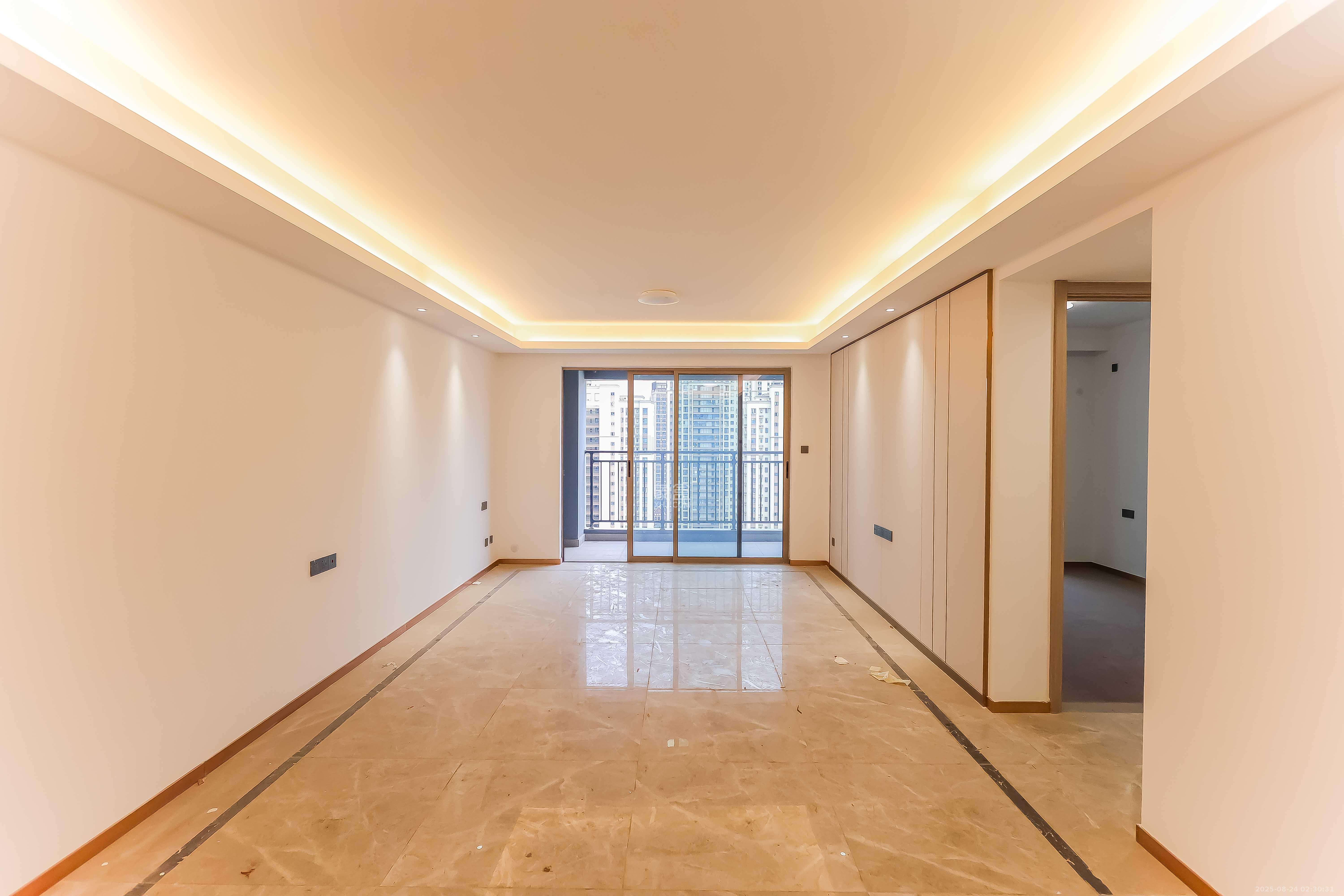 旭辉雨花郡  4室2厅2卫    190.0万客厅