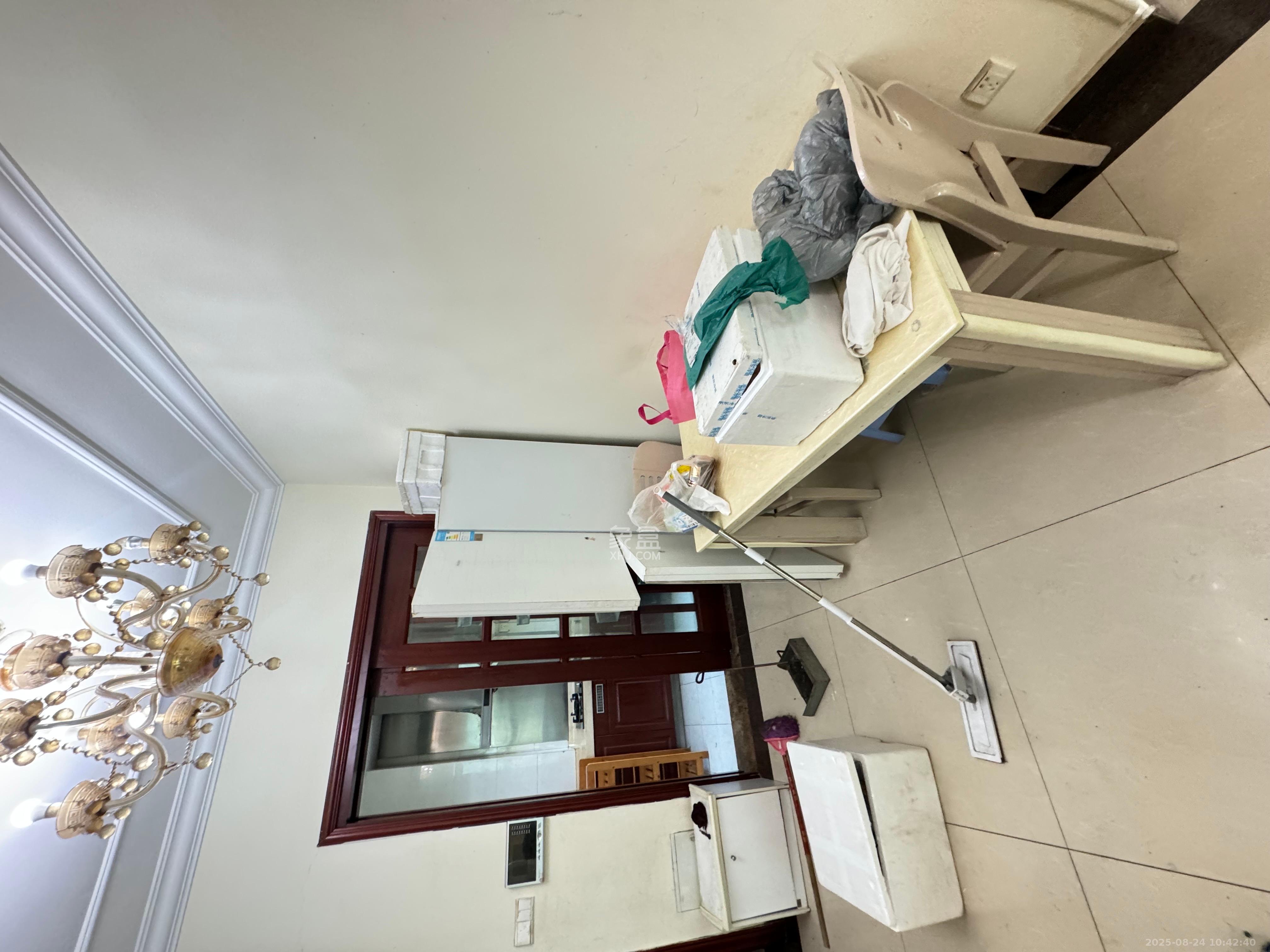 恒大华府  2室2厅1卫    2000.0元/月室内图