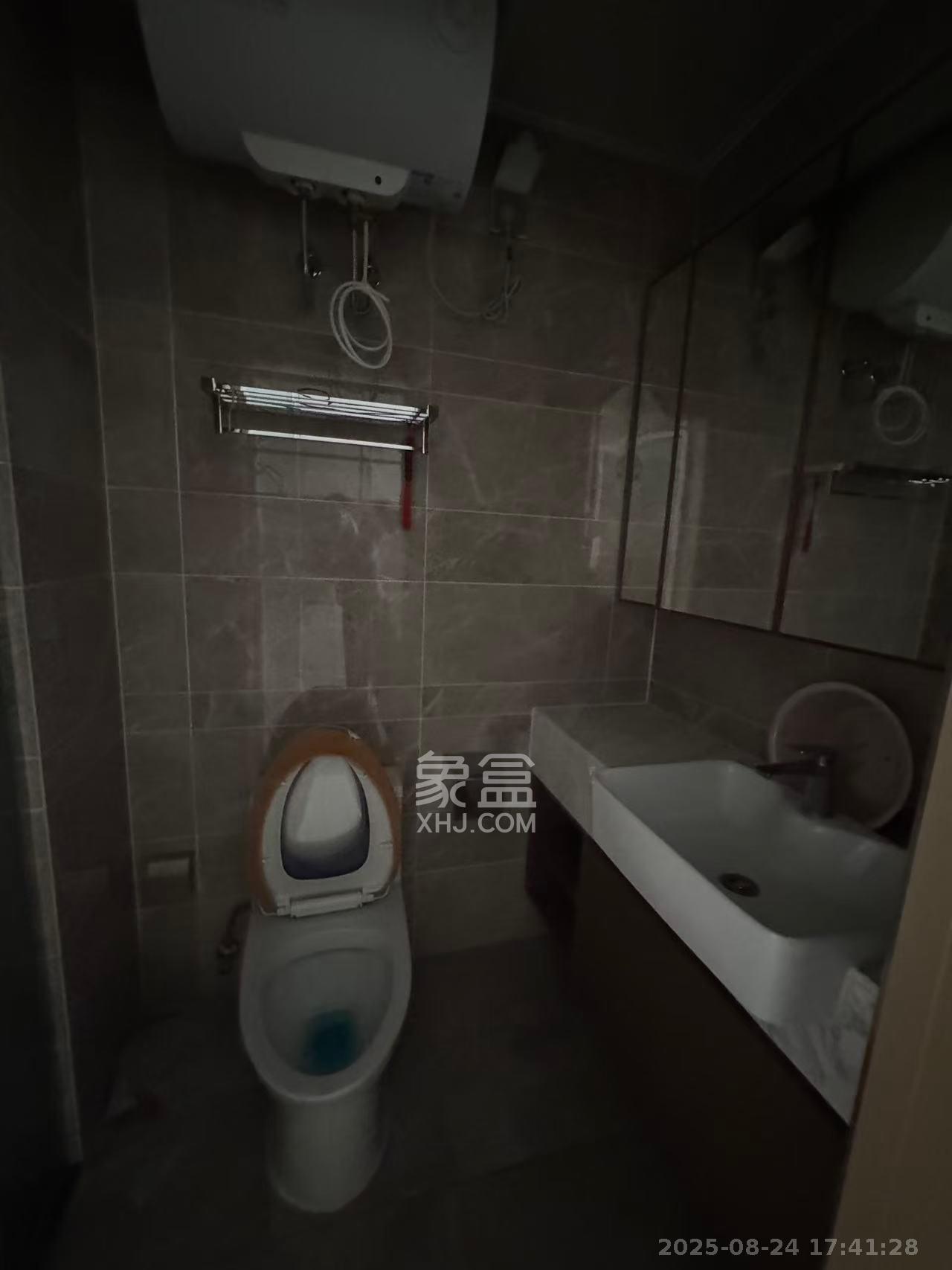 怡海星城 1室1厅1卫 1300.0元/月 怡海星城 1室1厅1卫 1300.0元/月室内图