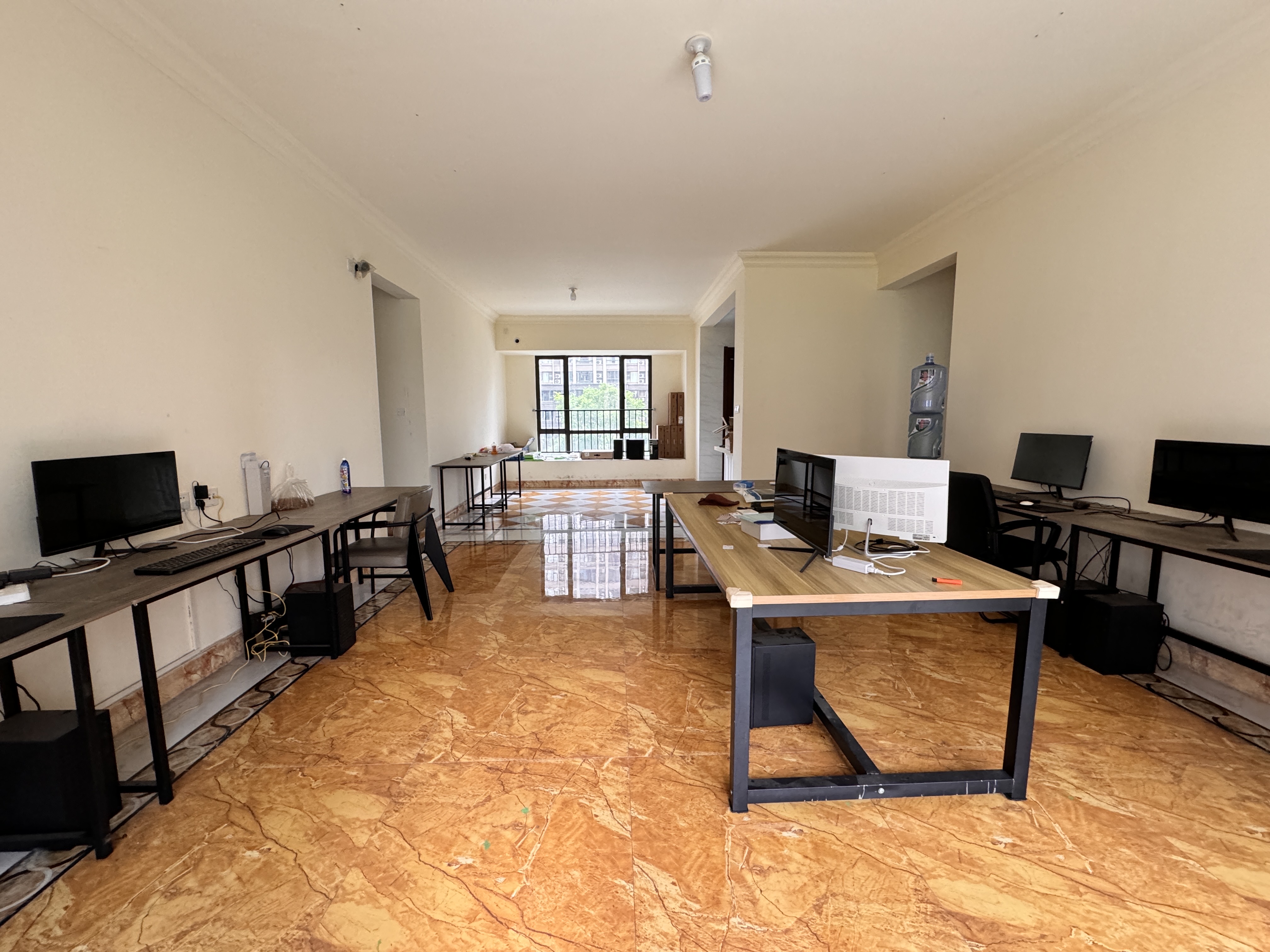 华耀碧桂园十里江湾天汇 4室2厅3卫 3000.0元/月 华耀碧桂园十里江湾天汇 4室2厅3卫 3000.0元/月室内图