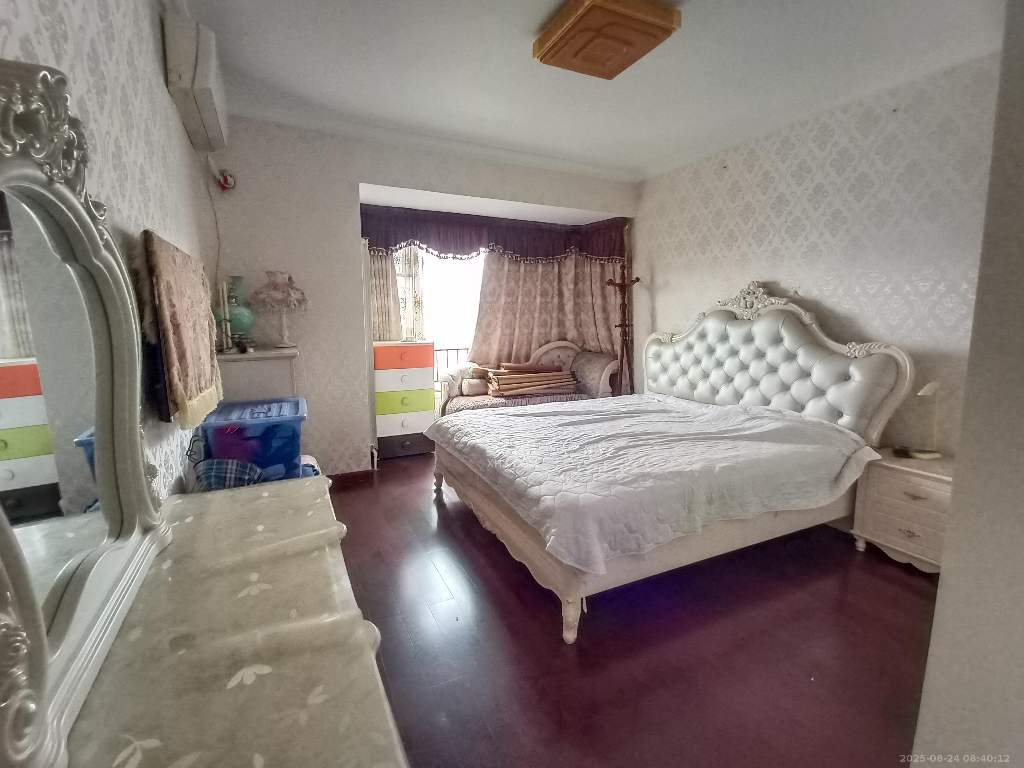 中海国际一期  4室2厅2卫    3000.0元/月室内图