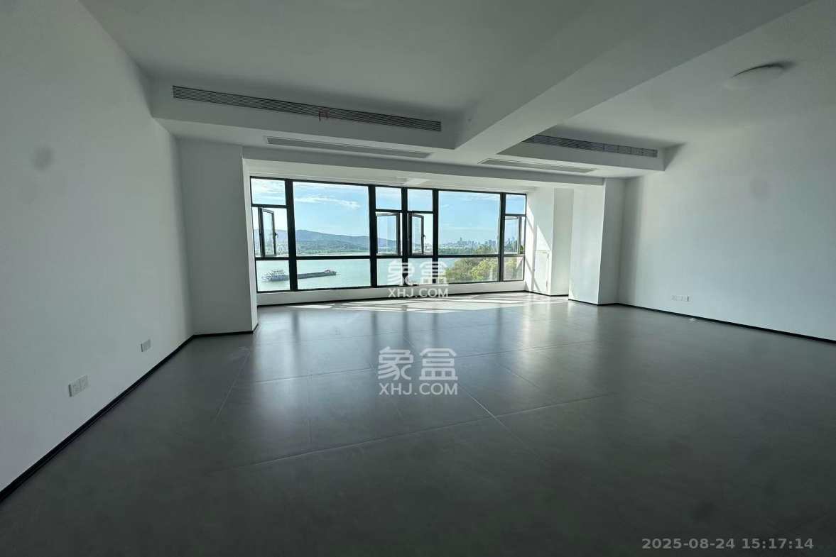 湘江颂 1室1厅1卫 6800.0元/月 湘江颂 1室1厅1卫 6800.0元/月室内图