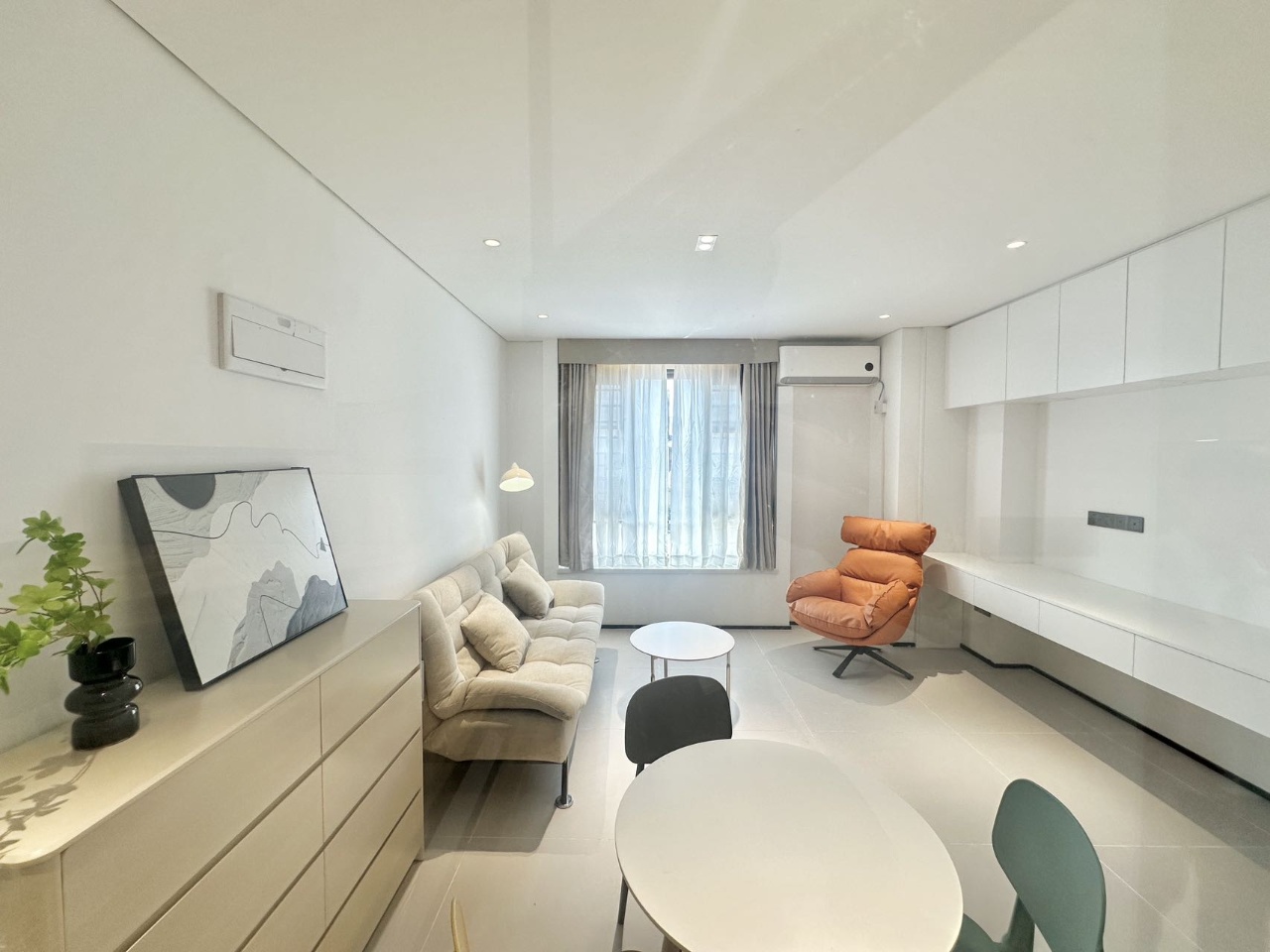 海航豪庭南苑  1室1厅2卫    3500.0元/月 海航豪庭南苑  1室1厅2卫    3500.0元/月