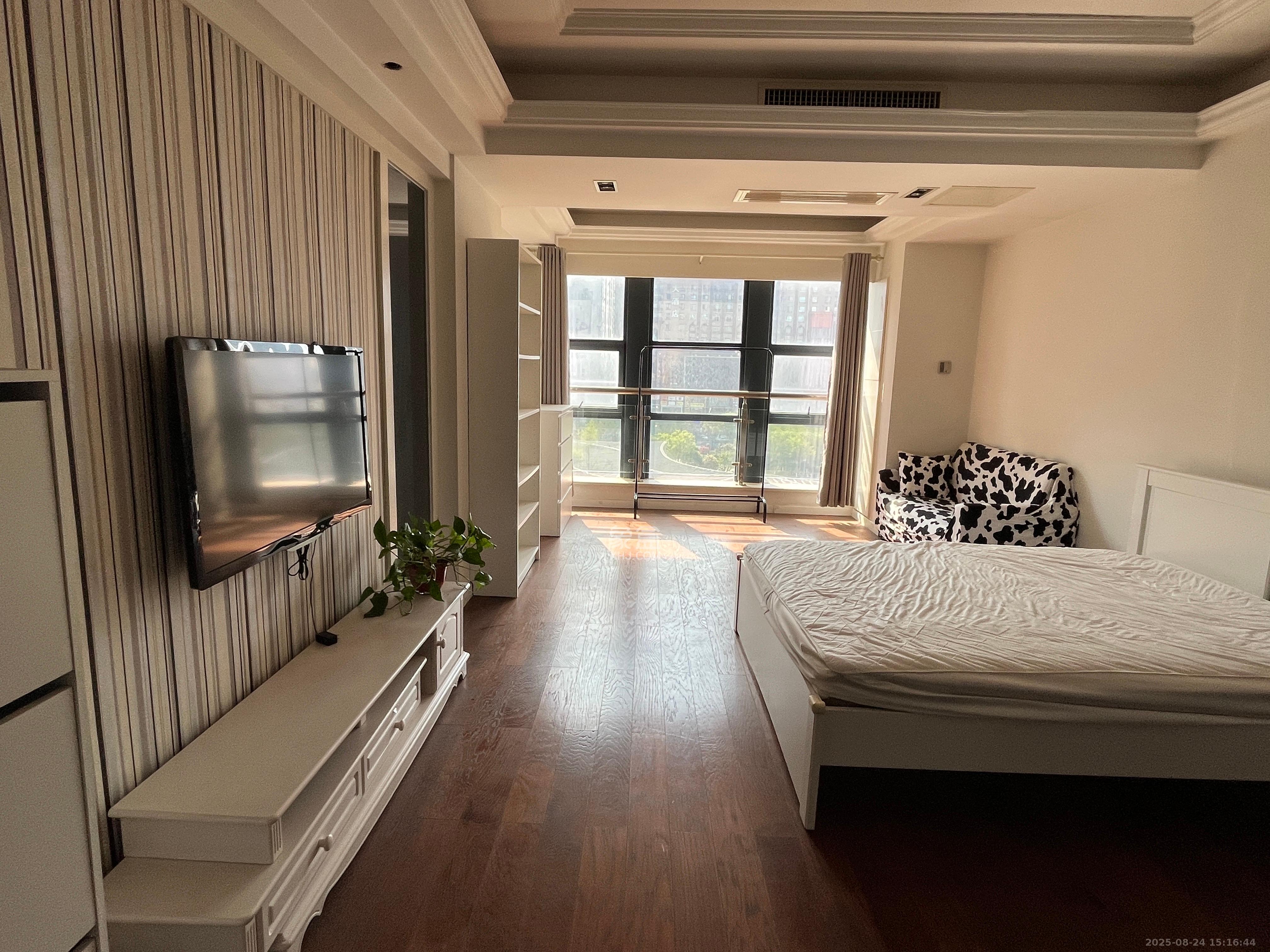 壹号公馆 1室1厅1卫 2300.0元/月 壹号公馆 1室1厅1卫 2300.0元/月室内图