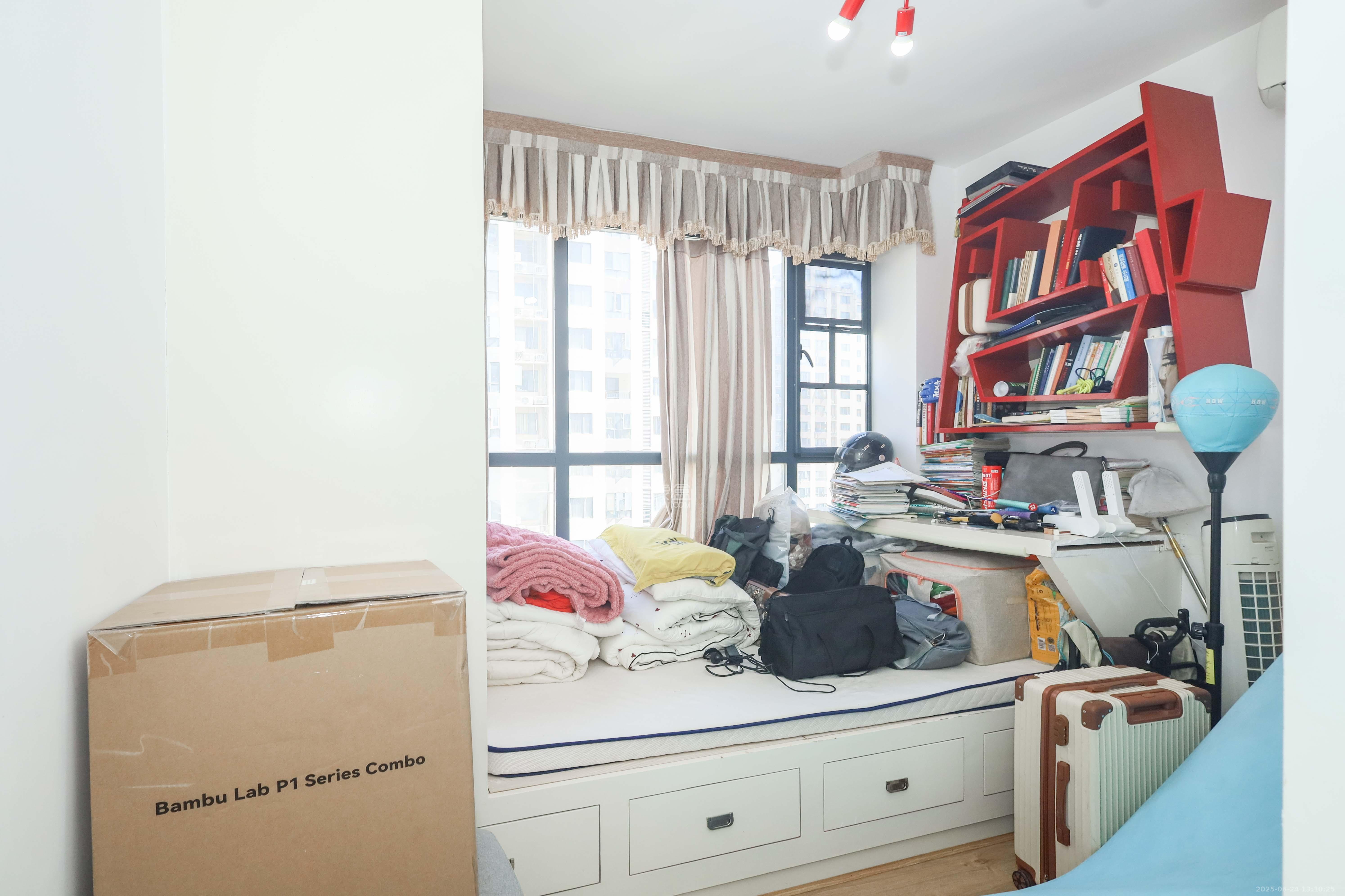 中国铁建梅溪青秀一期  3室2厅1卫    120.0万卧室