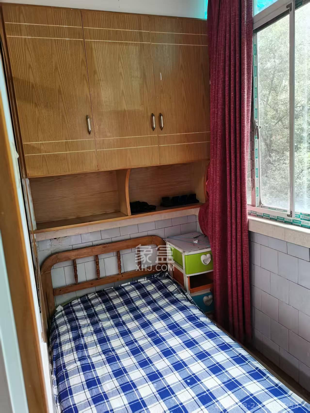 牛婆塘社区  1室1厅1卫   1300.00元/月室内图