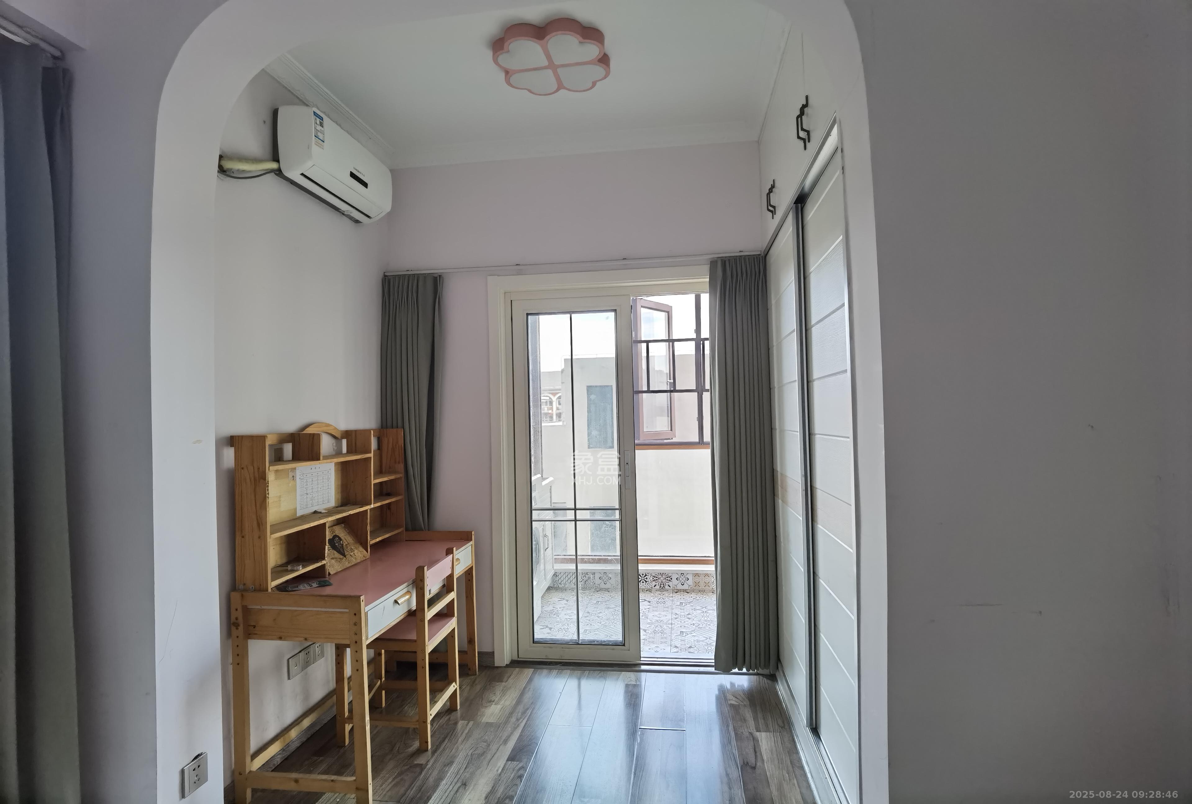 联诚雅郡  3室2厅1卫    2000.0元/月 联诚雅郡  3室2厅1卫    2000.0元/月室内图