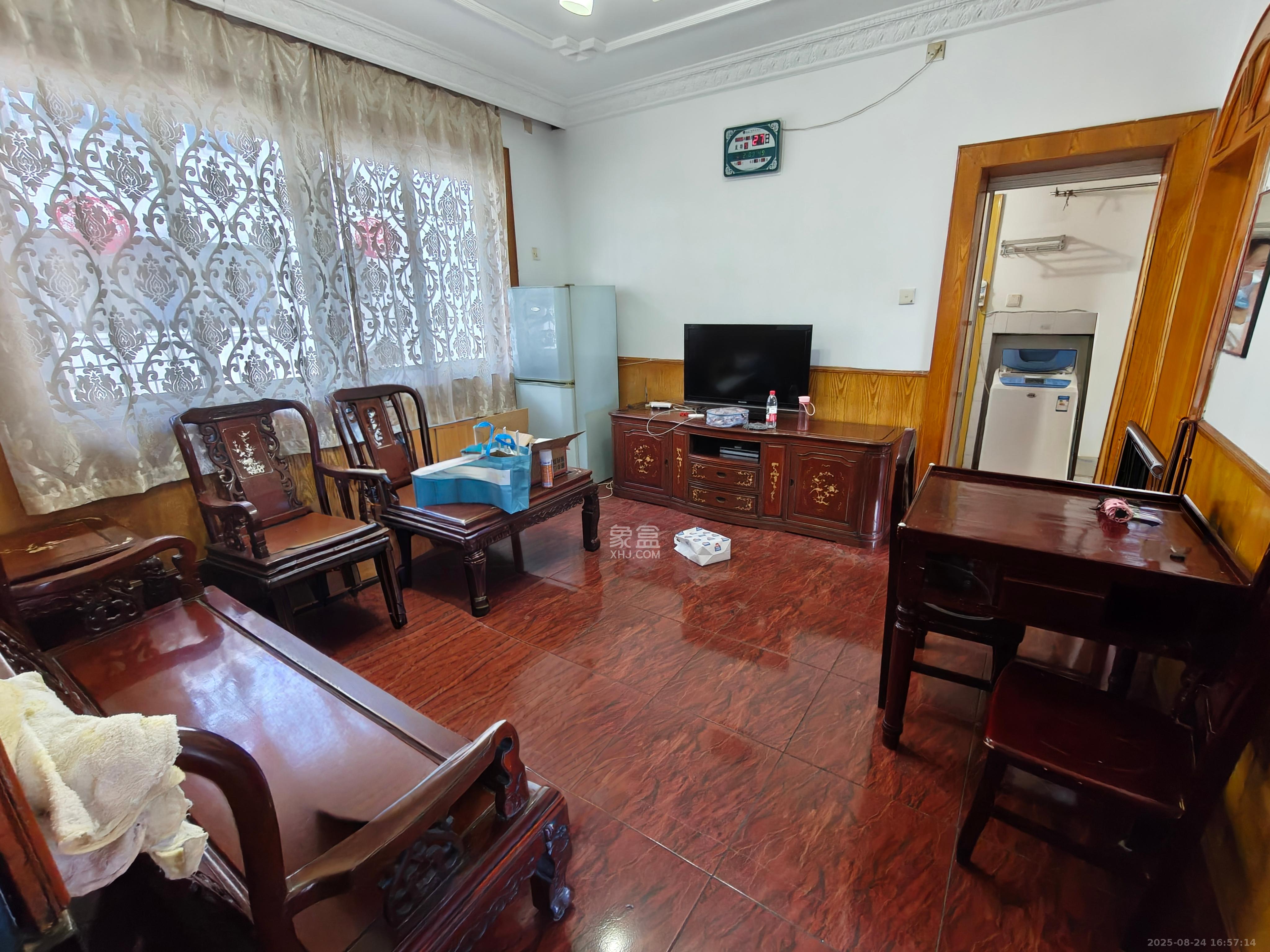 祝威岗散盘  3室1厅1卫    2500.0元/月 祝威岗散盘  3室1厅1卫    2500.0元/月