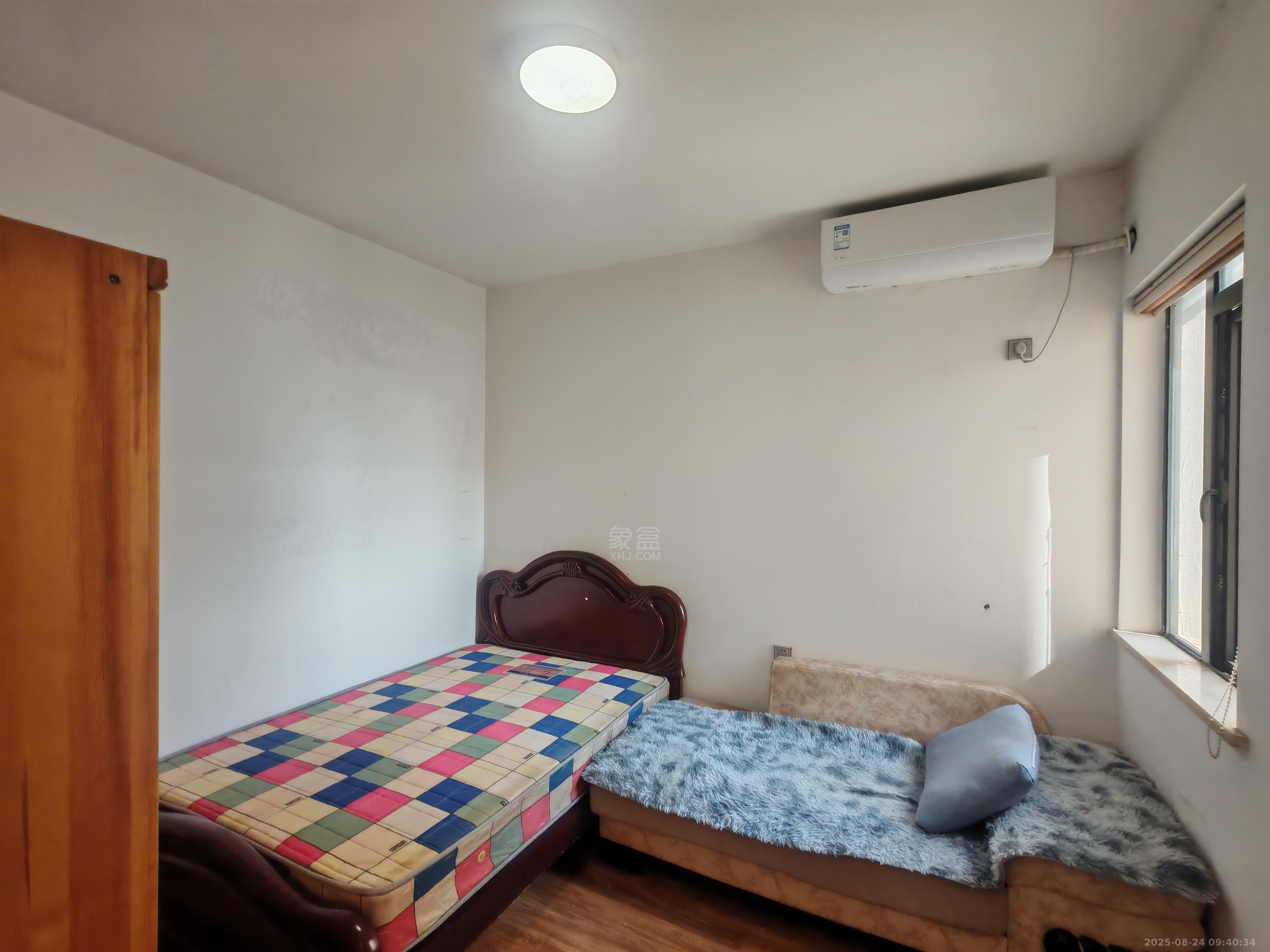 华晨御园  2室2厅1卫   1500.00元/月室内图