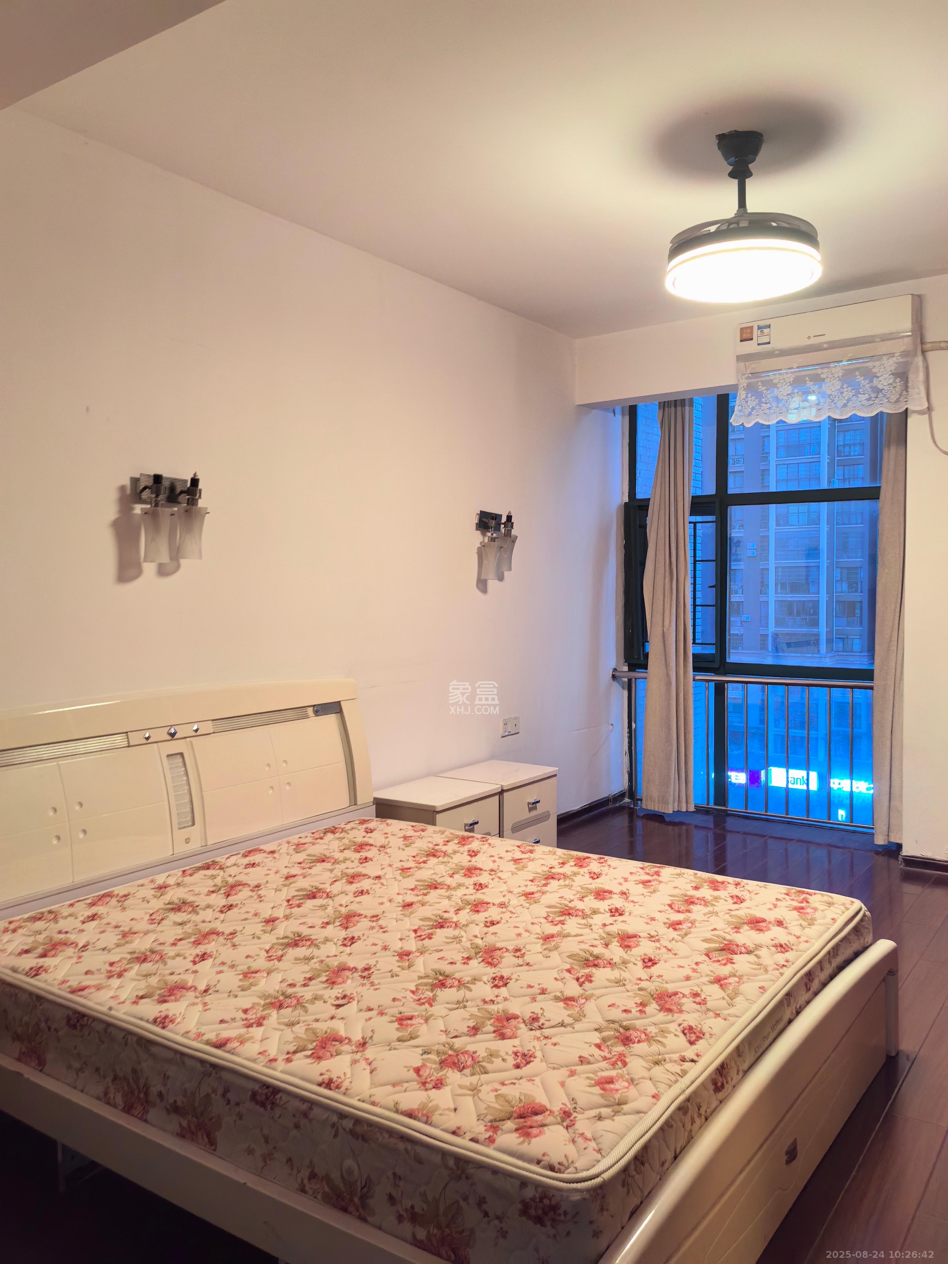 华天LOHO小镇  3室2厅1卫    1800.0元/月室内图