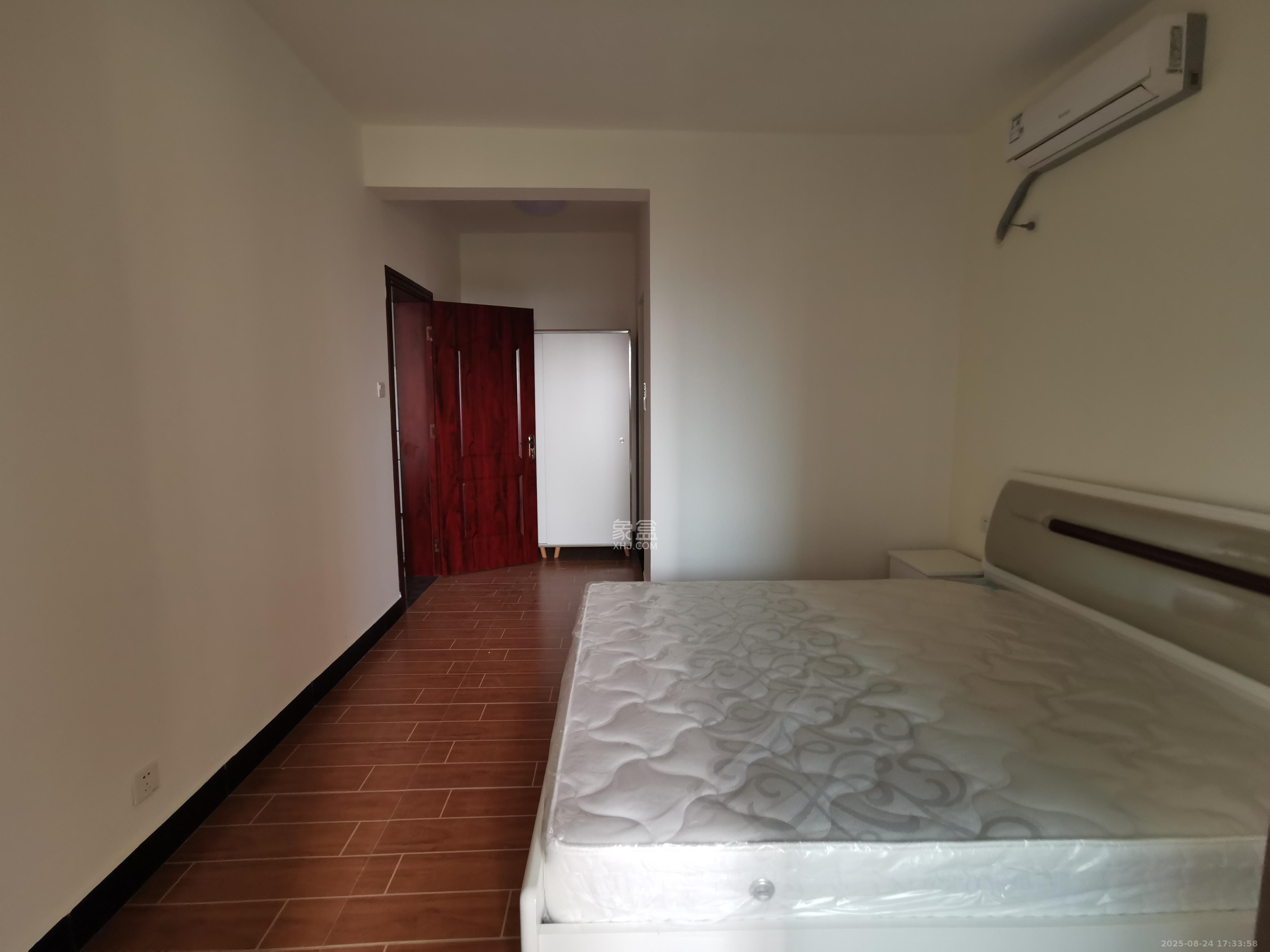 阳光城尚东湾青云苑  3室2厅2卫    2500.0元/月室内图