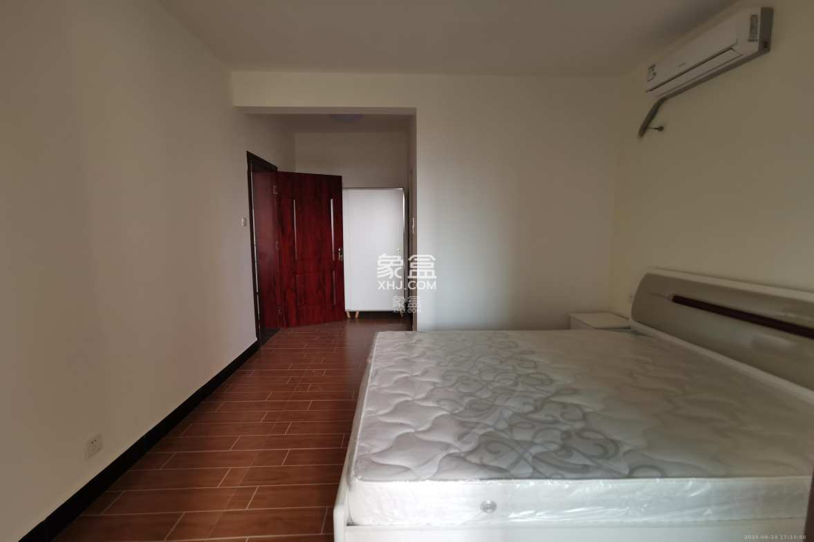 阳光城尚东湾青云苑 3室2厅2卫 2500.0元/月 阳光城尚东湾青云苑 3室2厅2卫 2500.0元/月室内图